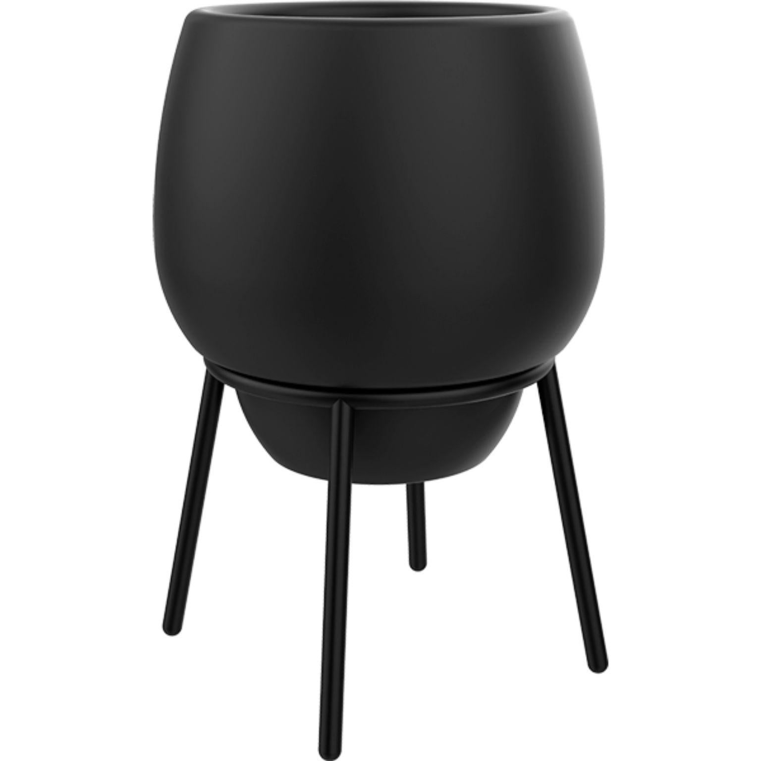 Lace black 50 low pot by Mowee
Dimensions: Ø 55 x H 76 cm.
Material: Polyethylene and stainless steel.
Weight: 6 kg.
Also available in different colors and finishes (Lacquered or retroilluminated).

Lace is a collection of furniture made by