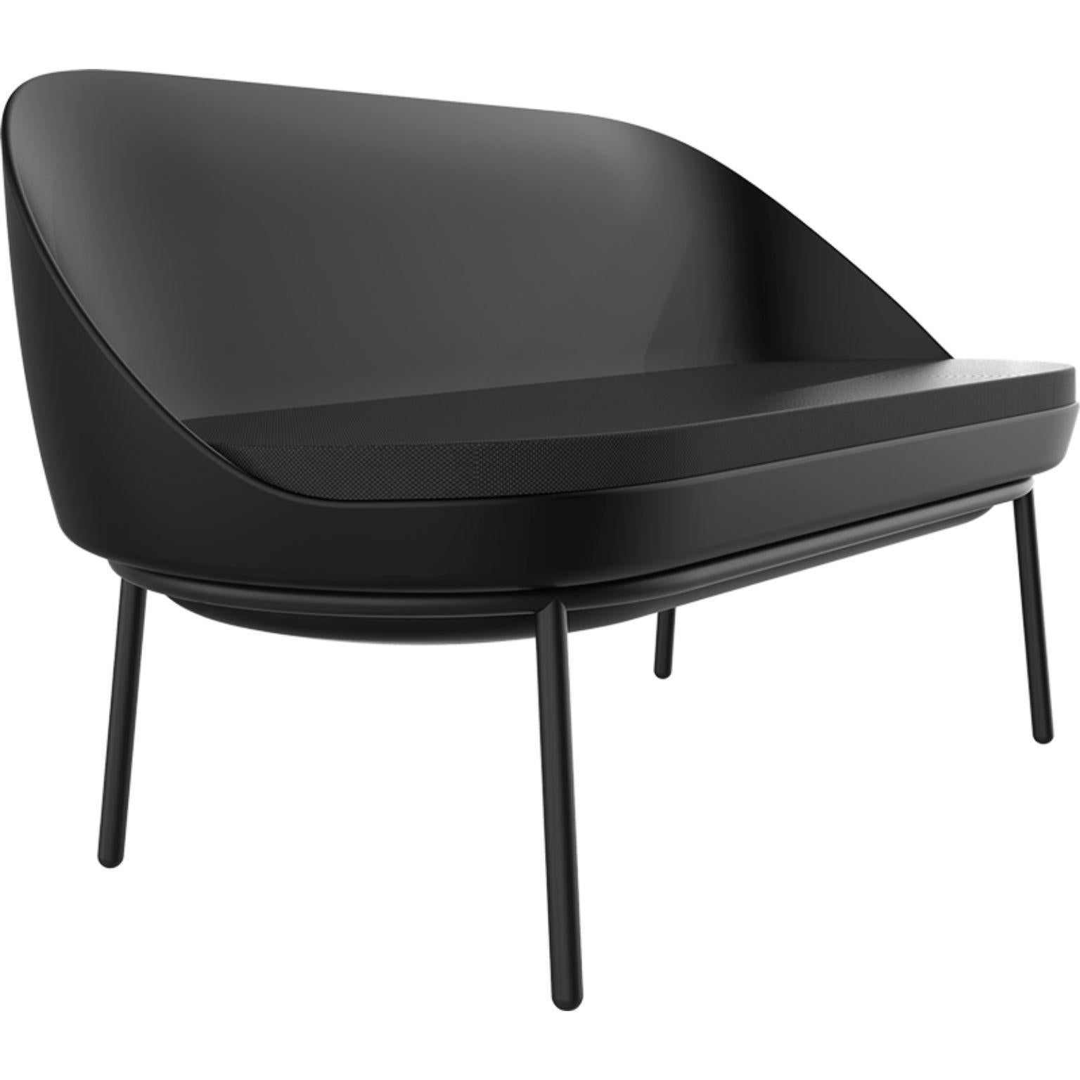 Lace black sofs with cushion by MOWEE
Dimensions: D66 x W135 x H75.5 cm
Material: polyethylene, stainless steel
Weight: 21 kg
Also Available in different colours and finishes. 

Lace is a collection of furniture made by rotomoulding. Its shape