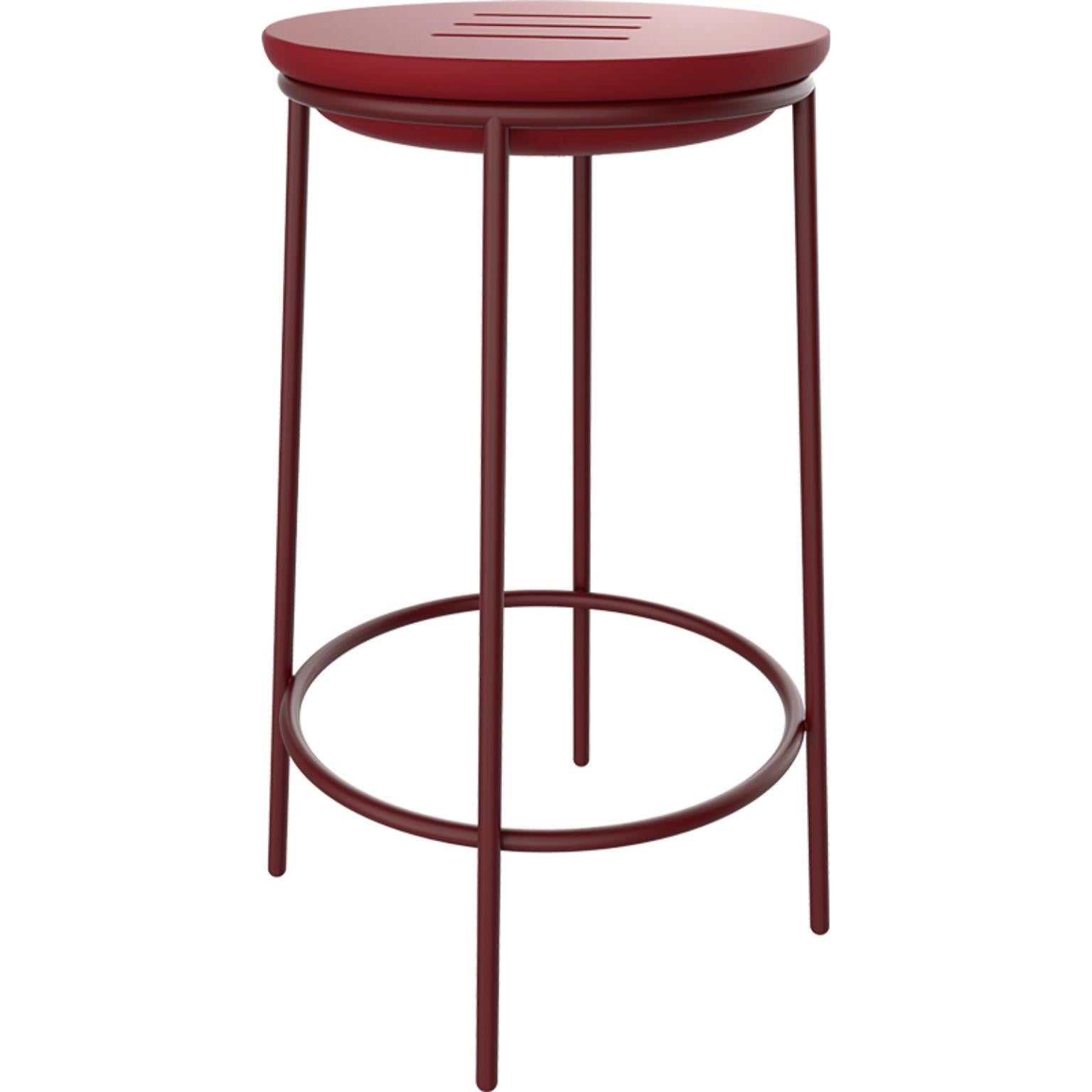 Lace Burgundy 60 high table by MOWEE
Dimensions: D75 x H111 cm
Material: Polyethylene and stainless steel
Weight: 10.5 kg
Also available in different colors and finishes. 

Lace is a collection of furniture made by rotomoulding. Its shape