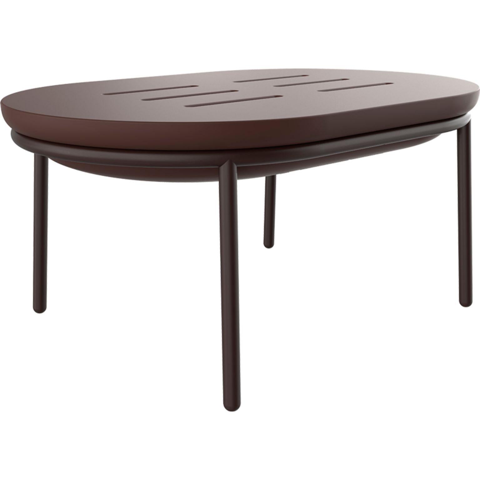 Lace chocolate 90 low table by Mowee
Dimensions: D 60 x W 90 x H 41 cm
Material: Polyethylene and stainless steel.
Weight: 9.2 kg
Also available in different colors and finishes (lacquered).

Lace is a collection of furniture made by