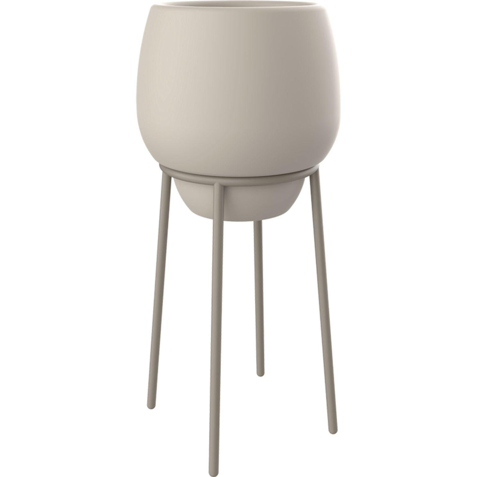 Lace cream high 50 pot by Mowee.
Dimensions: Ø55 x H112 cm.
Material: Polyethylene and stainless steel.
Weight: 9 kg.
Also available in different colors and finishes (Lacquered or retroilluminated). 

Lace is a collection of furniture made by