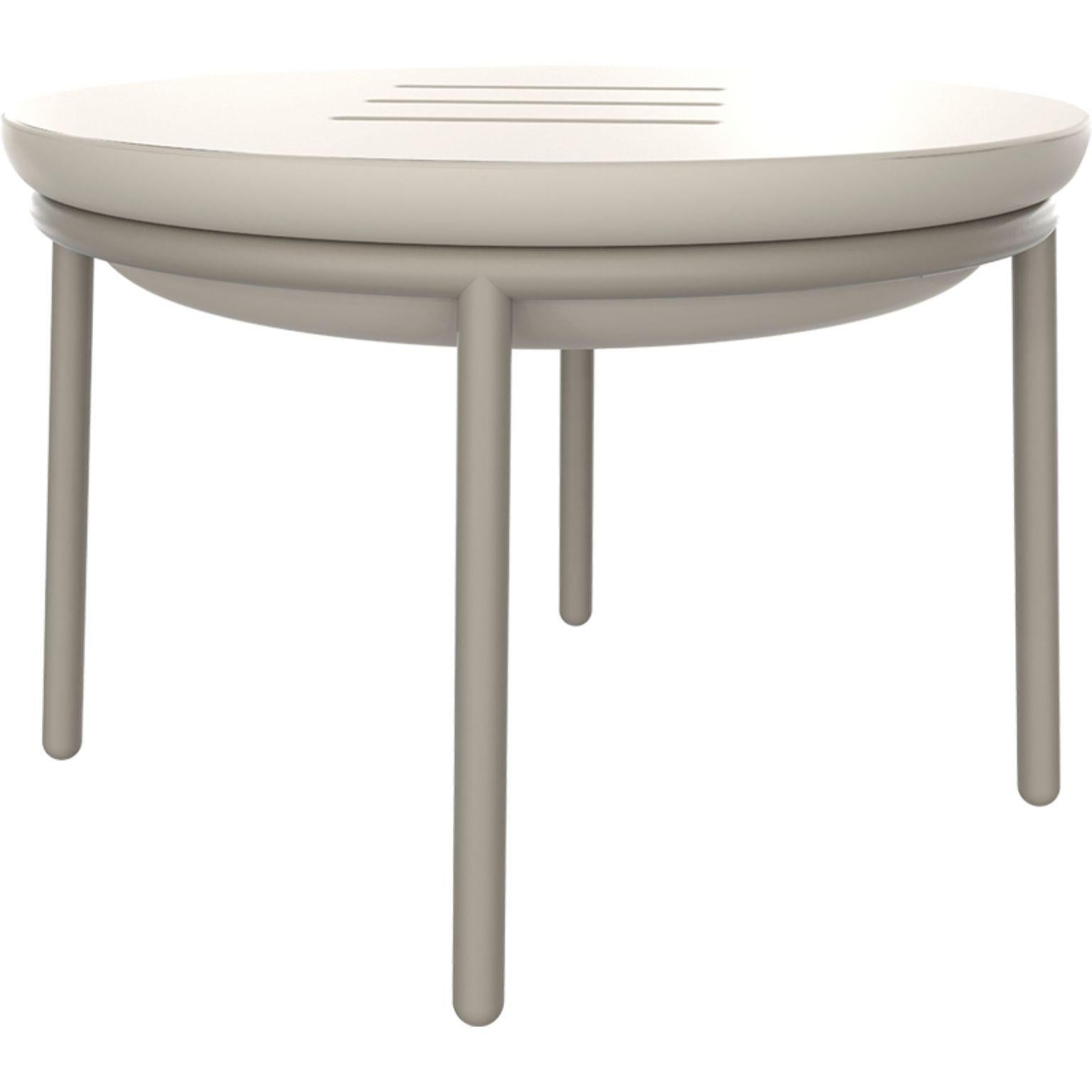 Lace cream 60 low table by MOWEE
Dimensions: Ø60 x H41 cm
Material: polyethylene and stainless steel.
Weight: 6.2 kg.
Also available in different colors and finishes (lacquered). 

Lace is a collection of furniture made by rotomoulding. Its