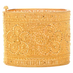 Vintage Lace Design 18 Karat Yellow Gold Wide Bangle Bracelet
