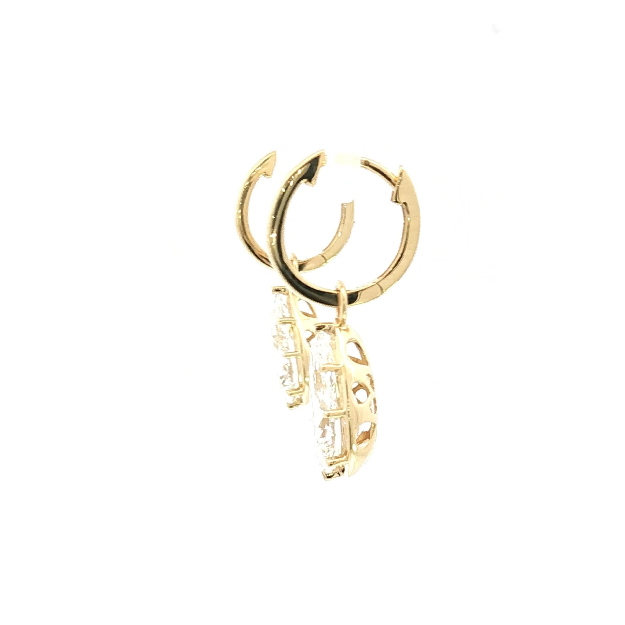 Moderne Boucles d'oreilles en or jaune 14K à motif de dentelle en vente
