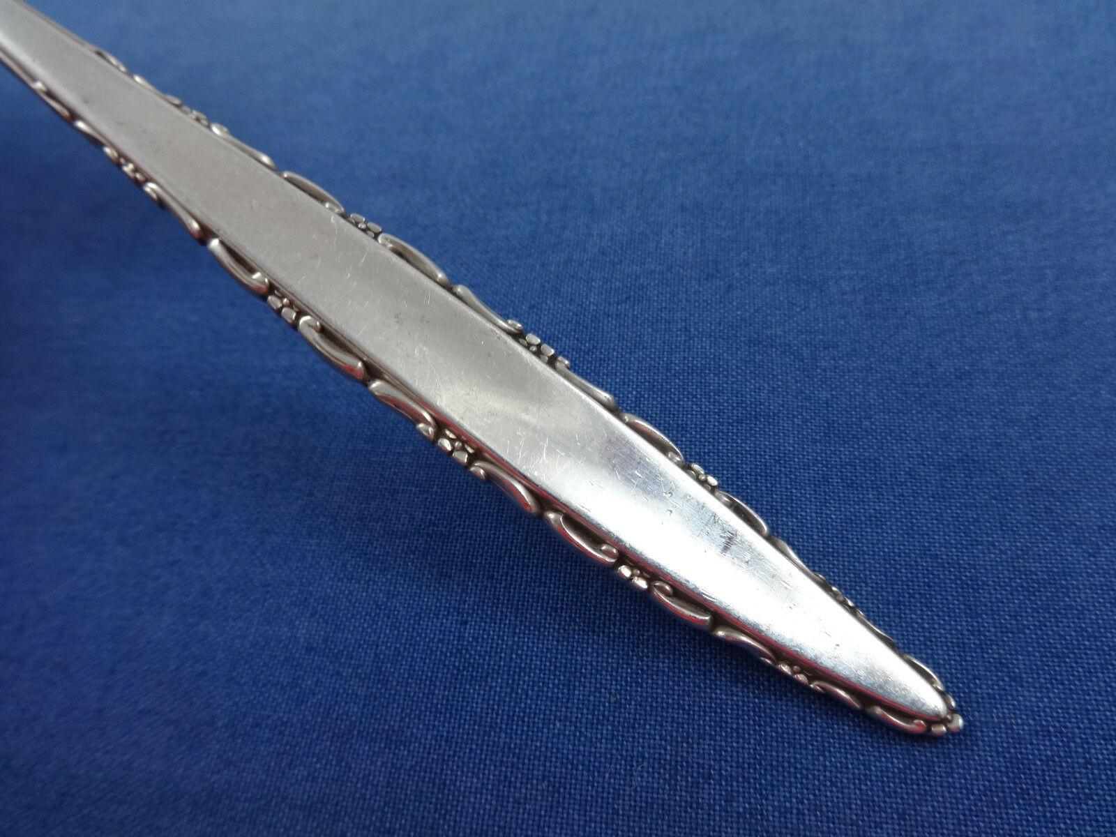 Set di posate in argento Sterling Lace Point by Lunt Silver per 12 persone Servizio 51 pezzi In condizioni ottime in vendita a Big Bend, WI