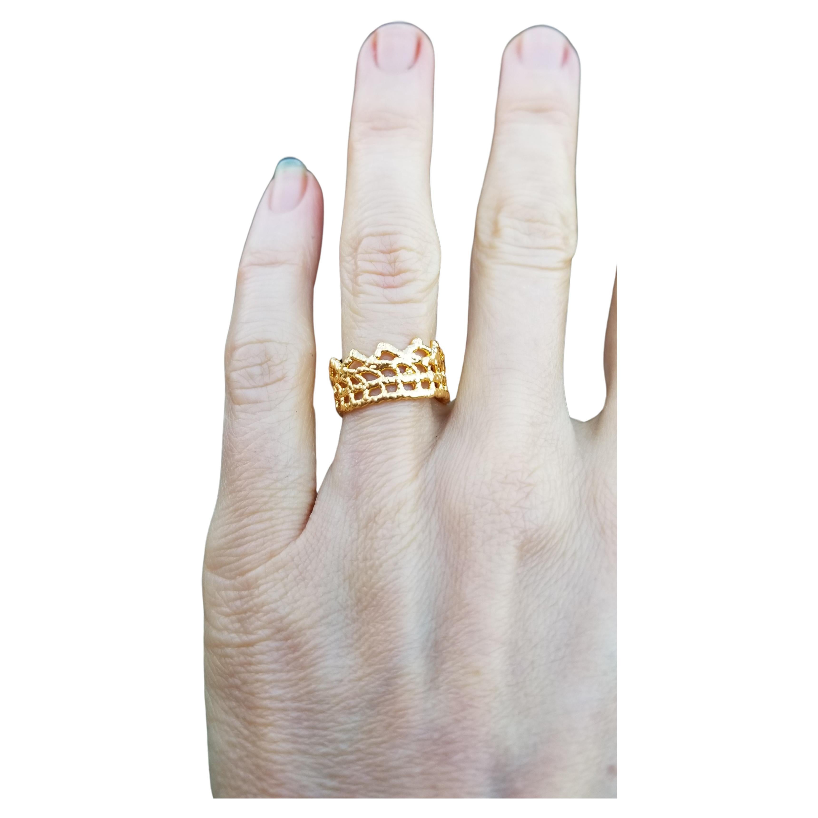 Lace ring dipped in 18k gold For Sale