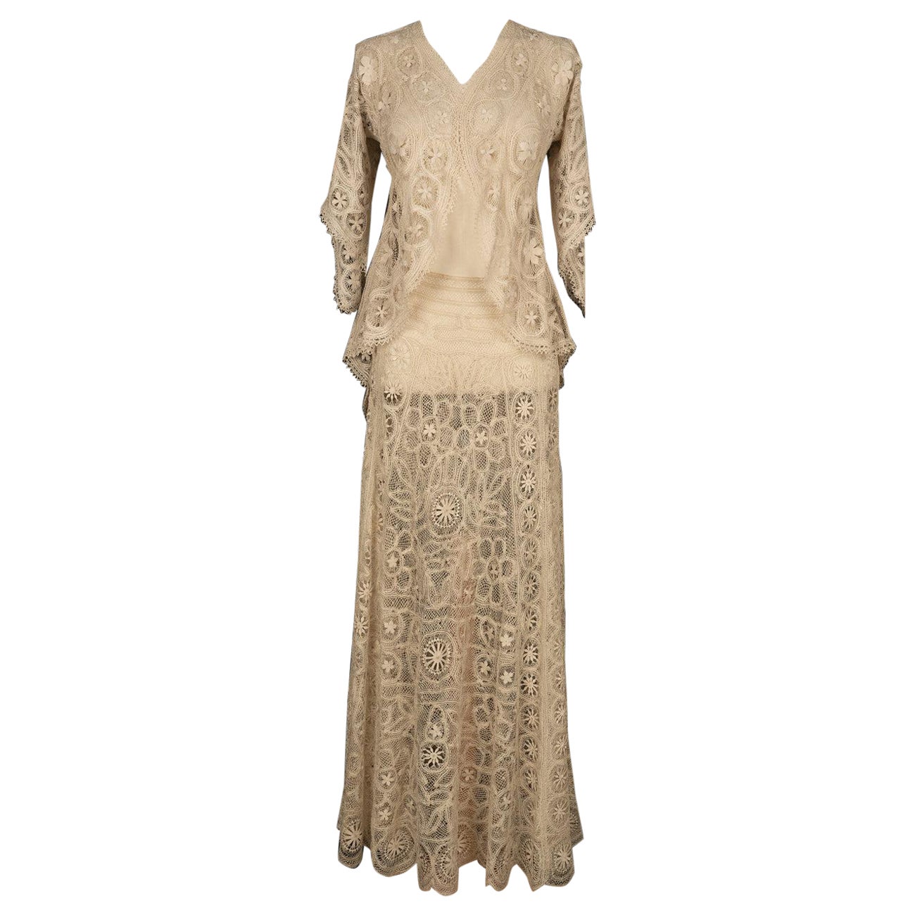 Conjunto de encaje de chaqueta de manga corta y falda larga, 1910 en venta