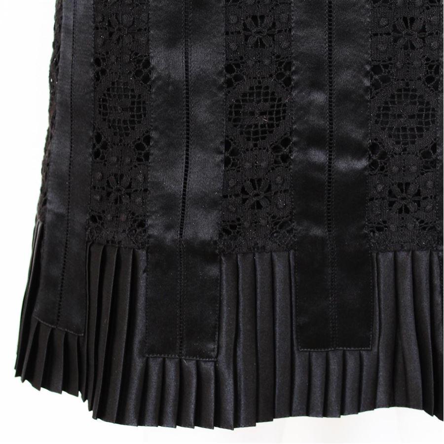Black Dolce & Gabbana Lace skirt size 40 For Sale
