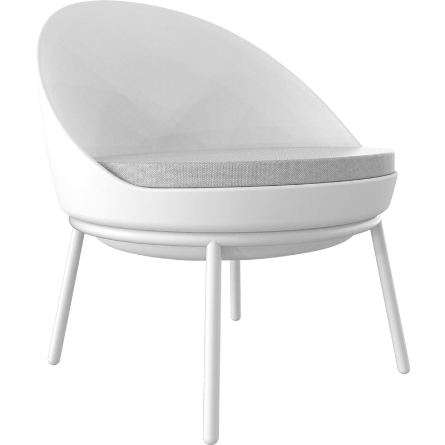 Lace white lounge chair by Mowee
Dimensions: D 70 x W 66 x H 75.5 cm
Material: Polyethylene, stainless steel
Weight: 10.5 kg
Also Available in different colours and finishes.

Lace is a collection of furniture made by rotomoulding. Its shape