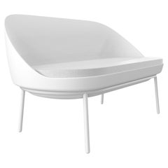 Canapé en dentelle blanche avec coussin par Mowee