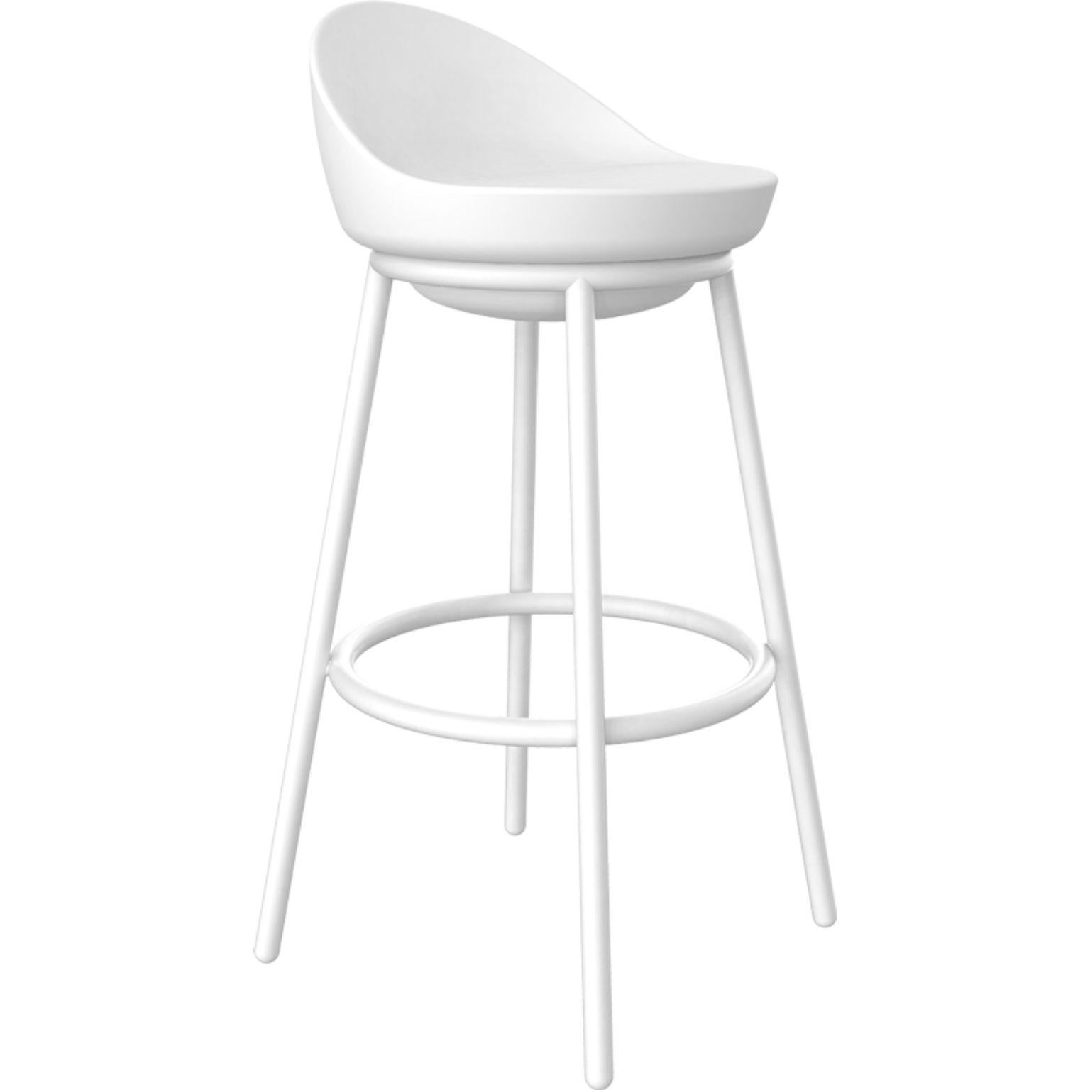 Lace white stool by Mowee.
Dimensions: D43 x H91 cm.
Material: Polyethylene, Sstainless steel.
Weight: 6.7 kg.
Also Available in different colours and finishes. 

Lace is a collection of furniture made by rotomoulding. Its shape resembles a