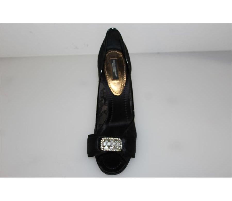Black Dolce & Gabbana Laceo pen toe size 38 For Sale