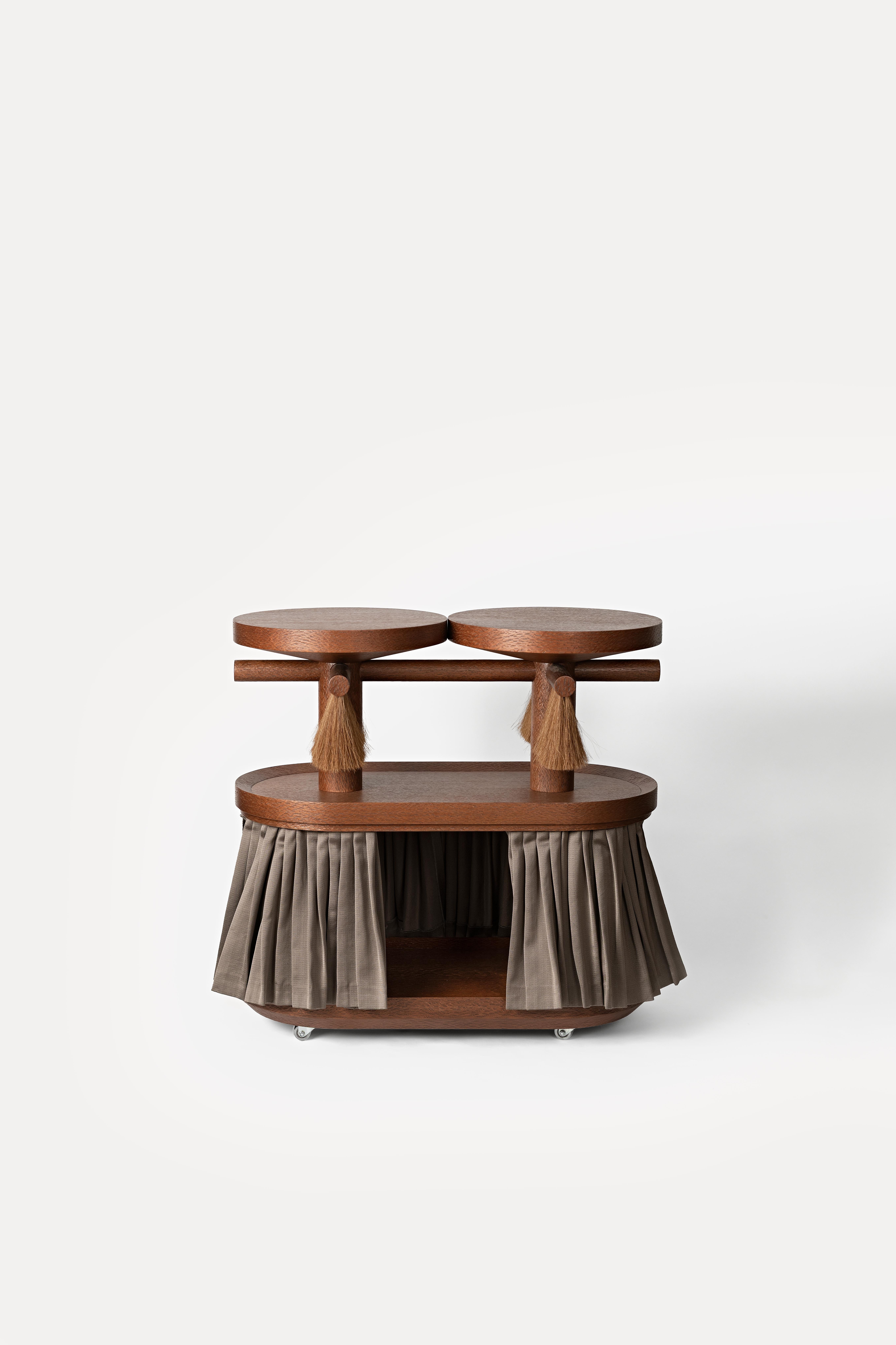 Postmoderno Carrello da portata in legno di pizzo, pelo di cavallo e tessuto Kutnu di Studio A Lugo in vendita