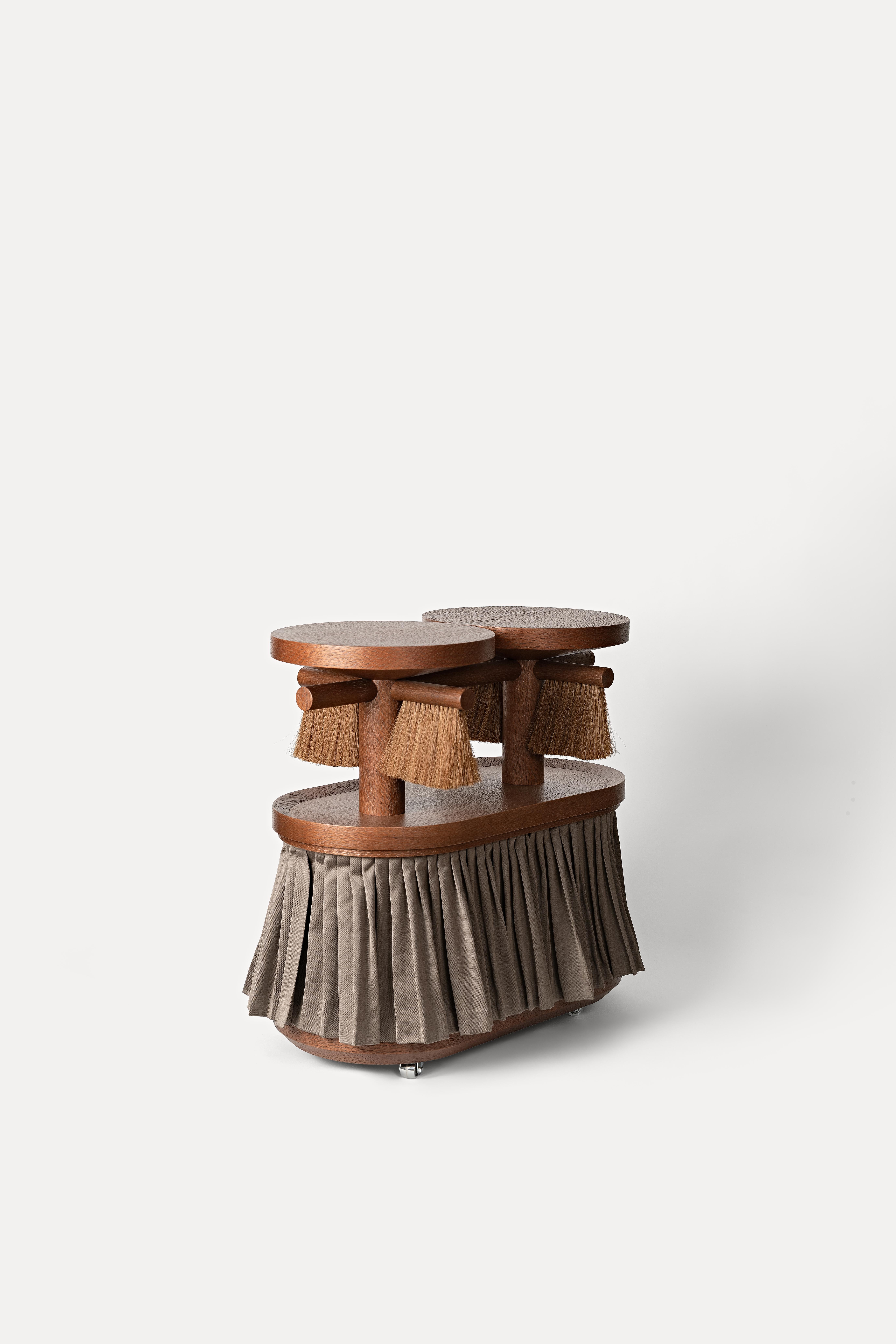 Turco Carrello da portata in legno di pizzo, pelo di cavallo e tessuto Kutnu di Studio A Lugo in vendita