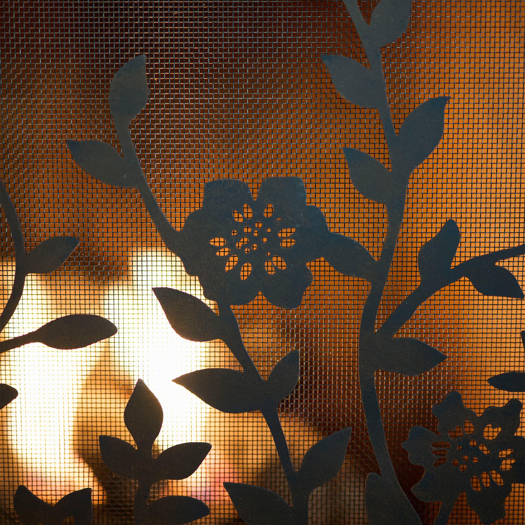 Pare-feu floral en dentelle en or vieilli en vente 4