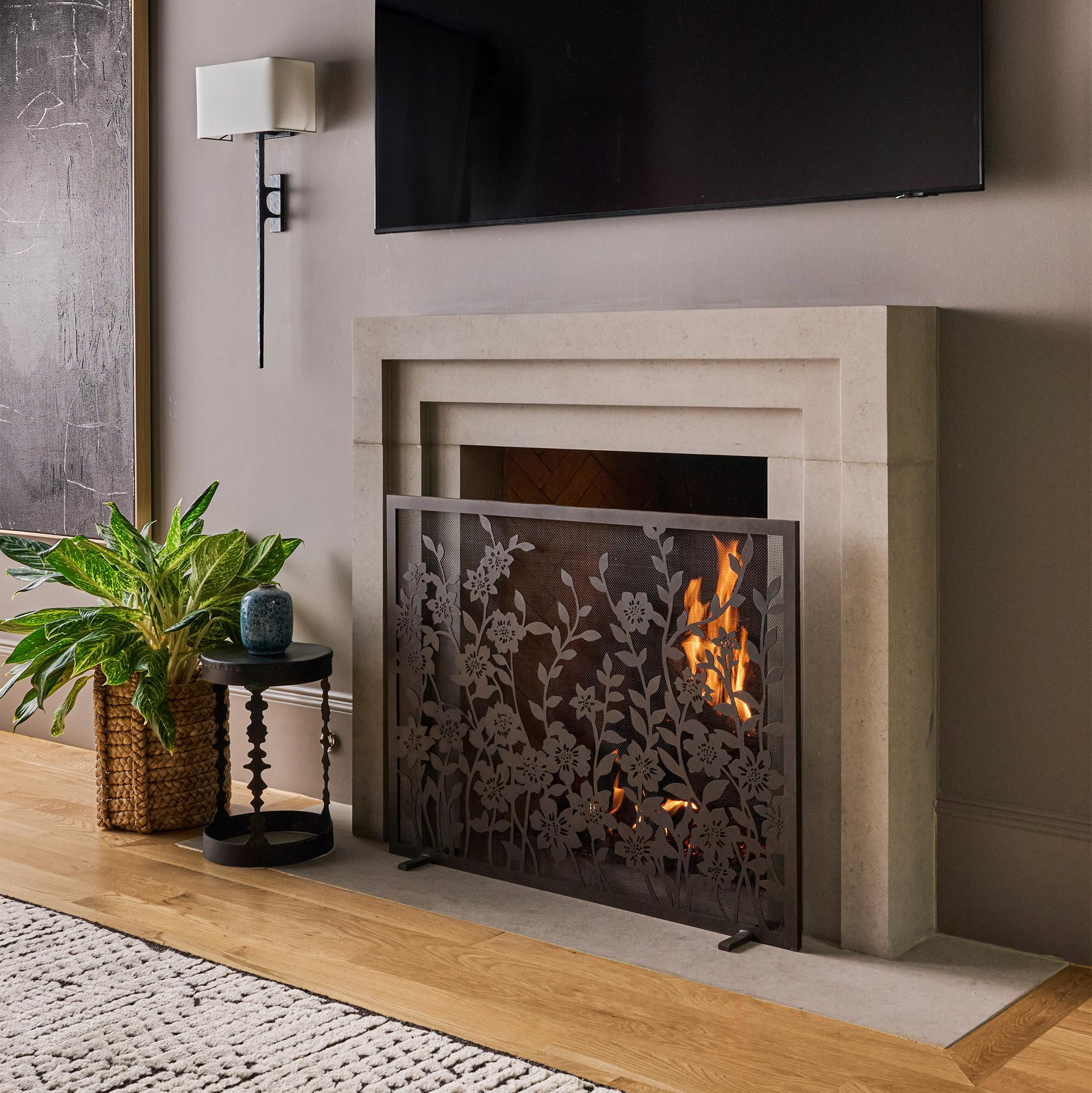 Soudé Pare-feu floral en dentelle noire chaude en vente