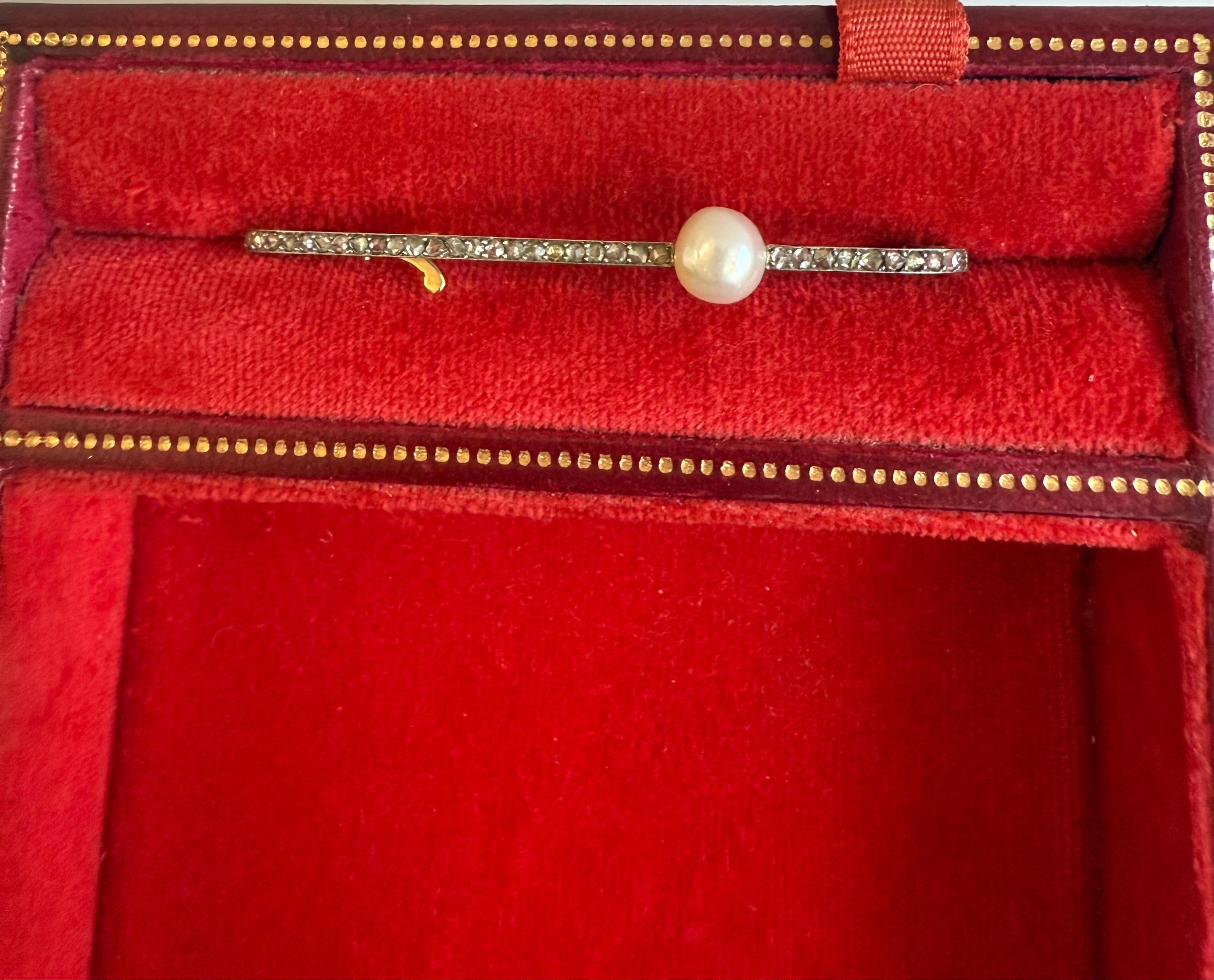 Taglio a rosa Spilla a barretta con diamanti e perle LaCloche Frères in vendita