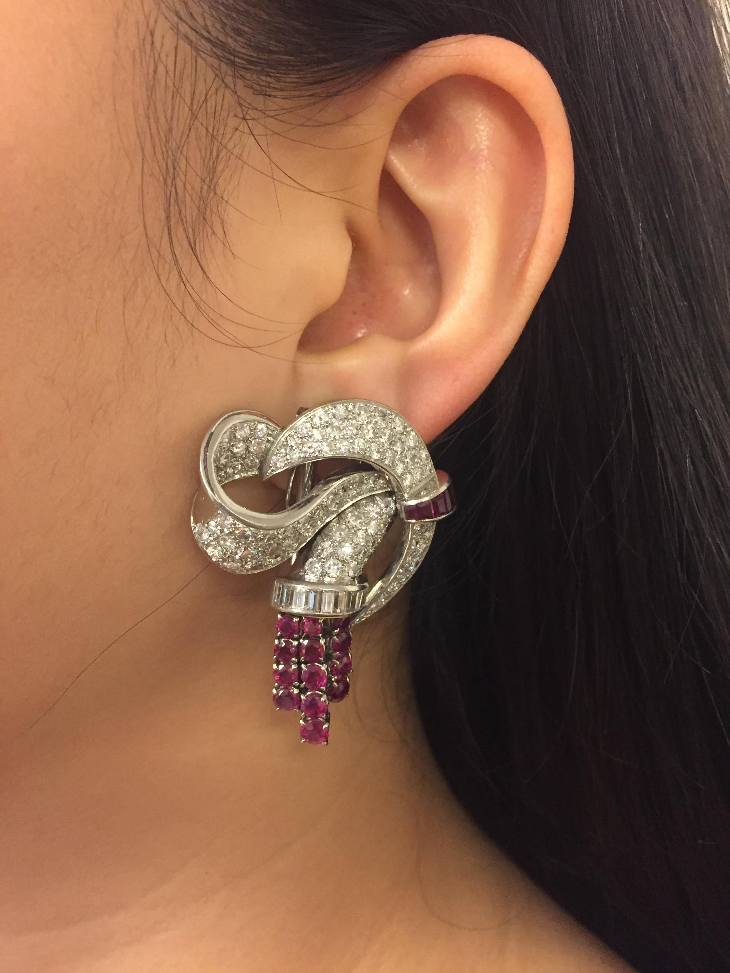 Lacloche Frères Wichtige Art Deco Burma Rubin Diamant Ohrringe und Clip Broschen (Gemischter Schliff) im Angebot