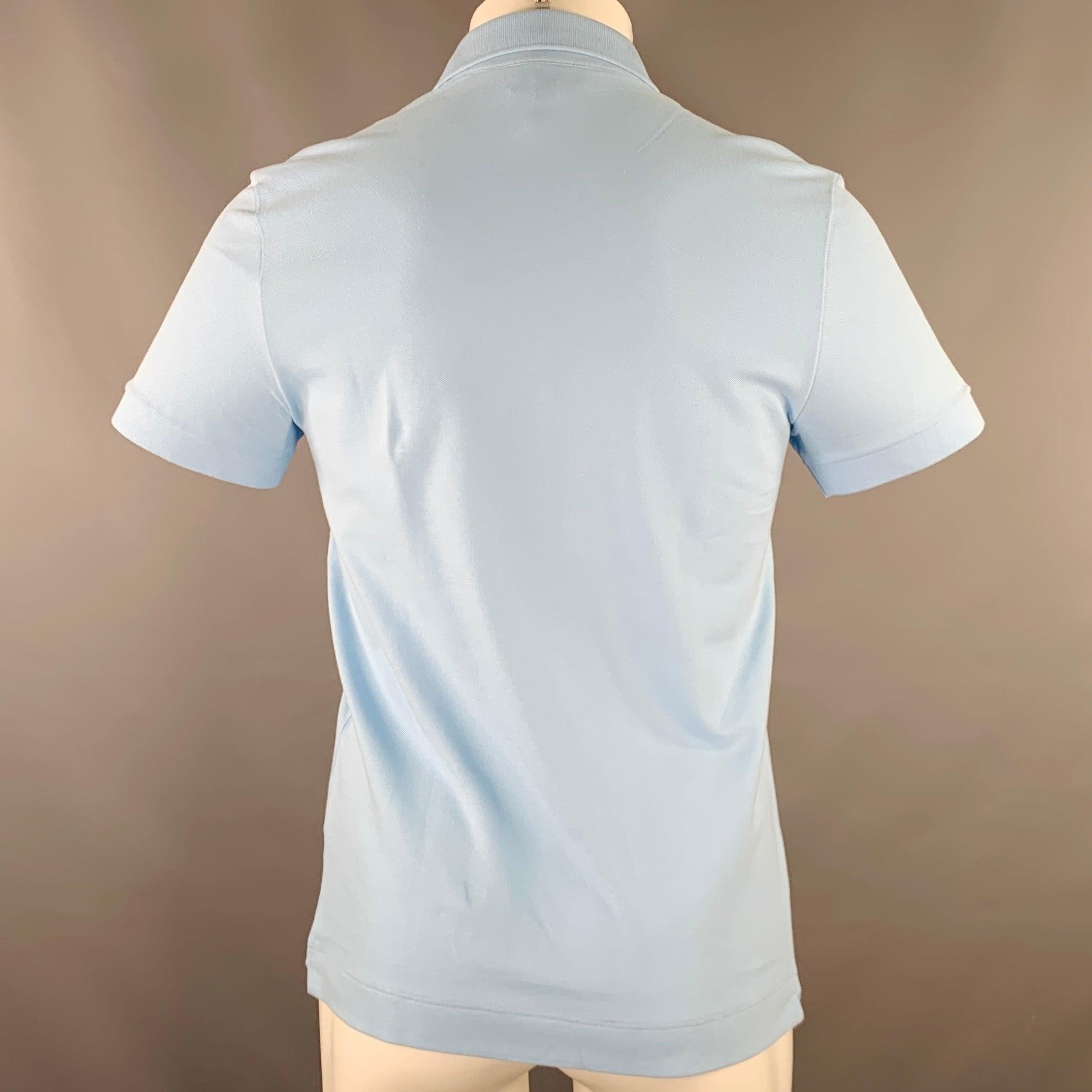Polo LACOSTE taille S avec broderie bleue en coton mélangé Bon état - En vente à San Francisco, CA