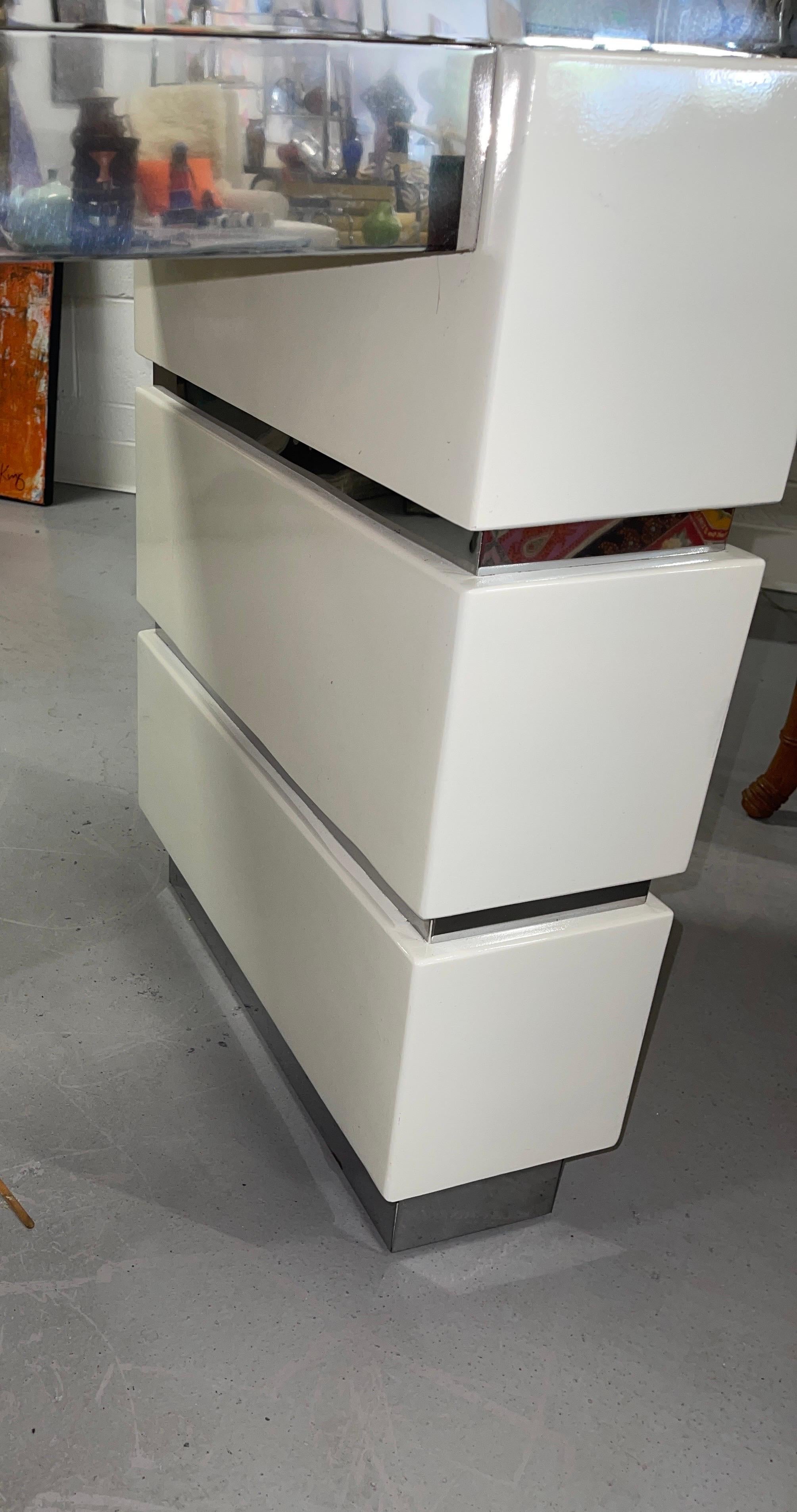 Scrivania vintage laccata e cromata in vendita 13
