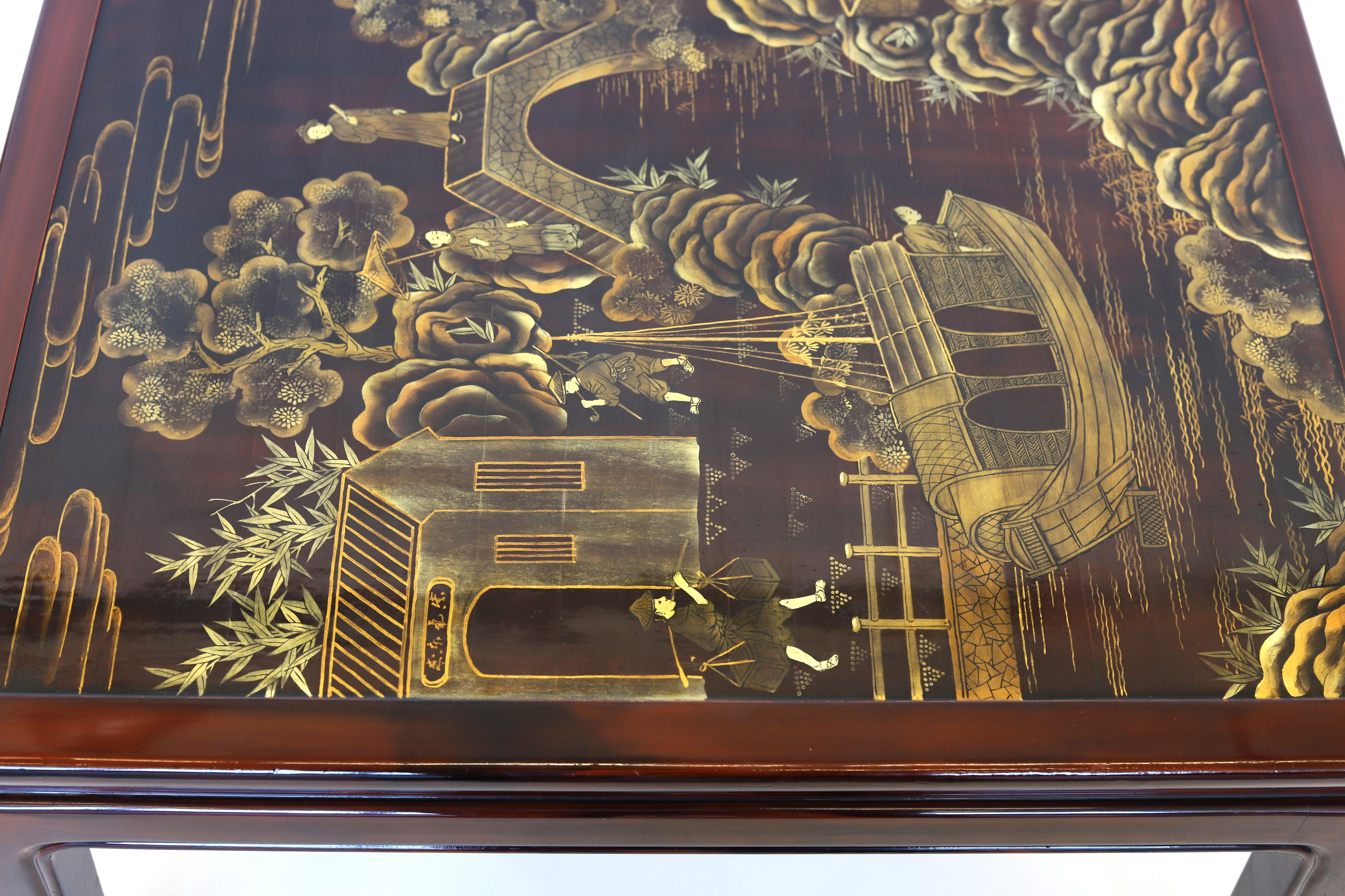 Américain Table basse en laque fabriquée par Gracie, avec motif de paysage doré peint à la main en vente