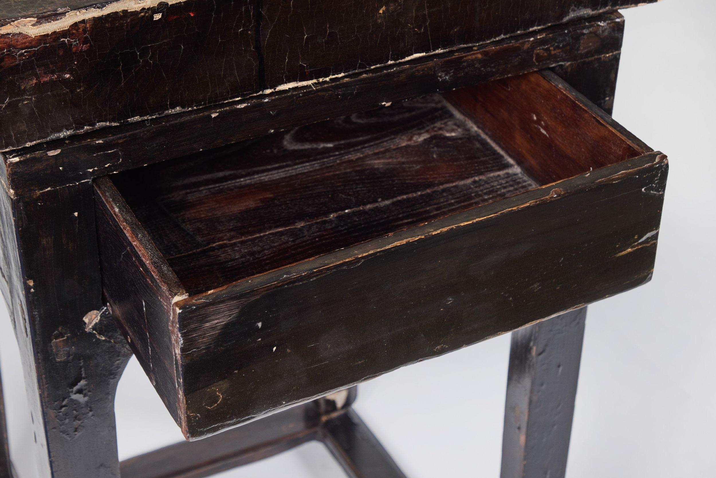 Lacquer Console Table In Excellent Condition For Sale In Studio City, CA