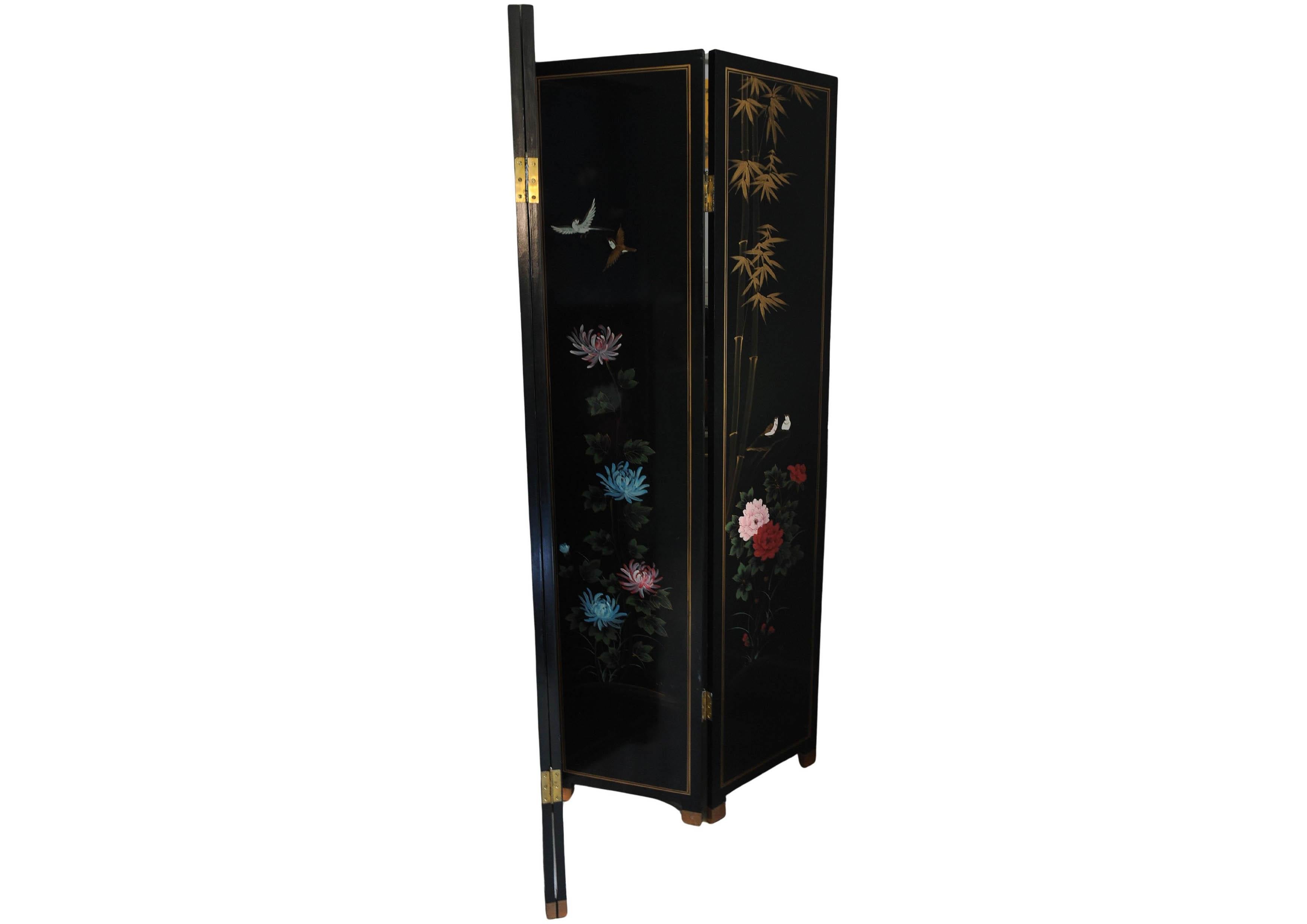 Laque de Chine Décoratif floral Foldes Séparateur de pièce à deux côtés Bon état - En vente à Reading, Berkshire