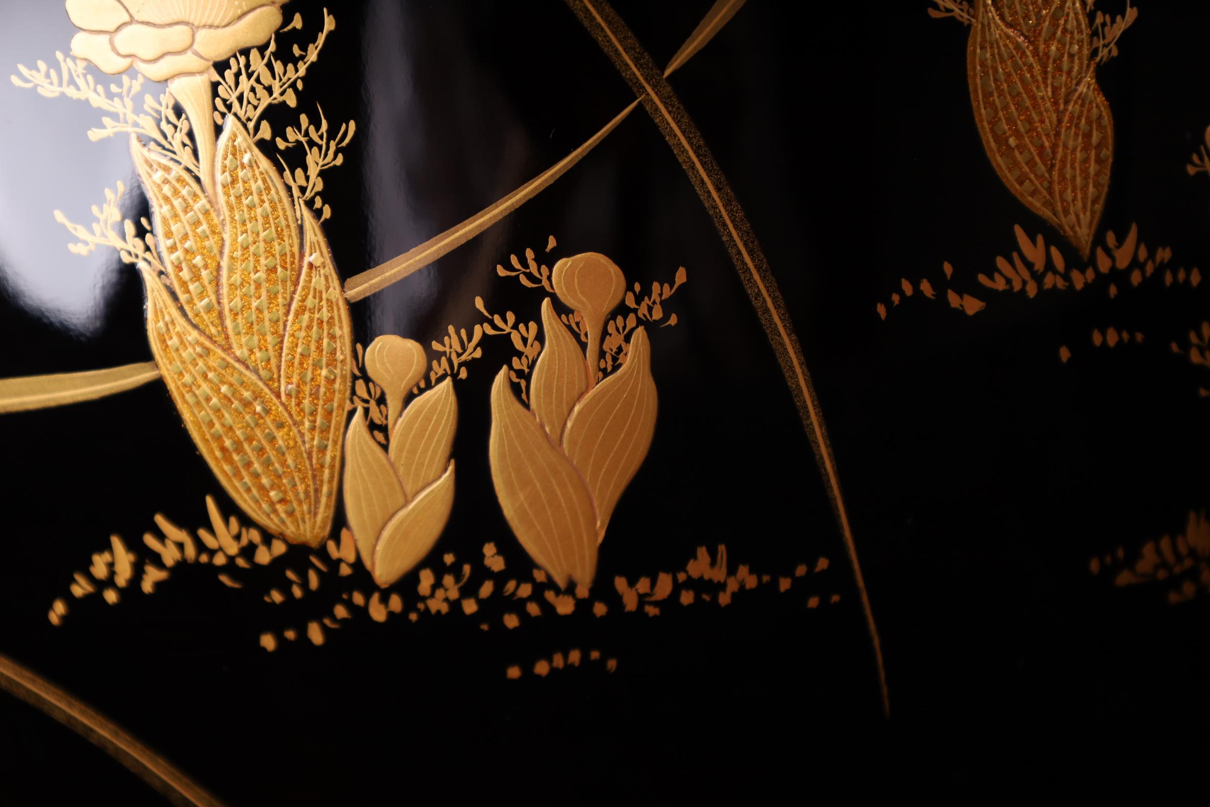 Lack-Hibachi mit saisonalen Motiven - Späte Meiji-Periode (um 1900) im Angebot 5