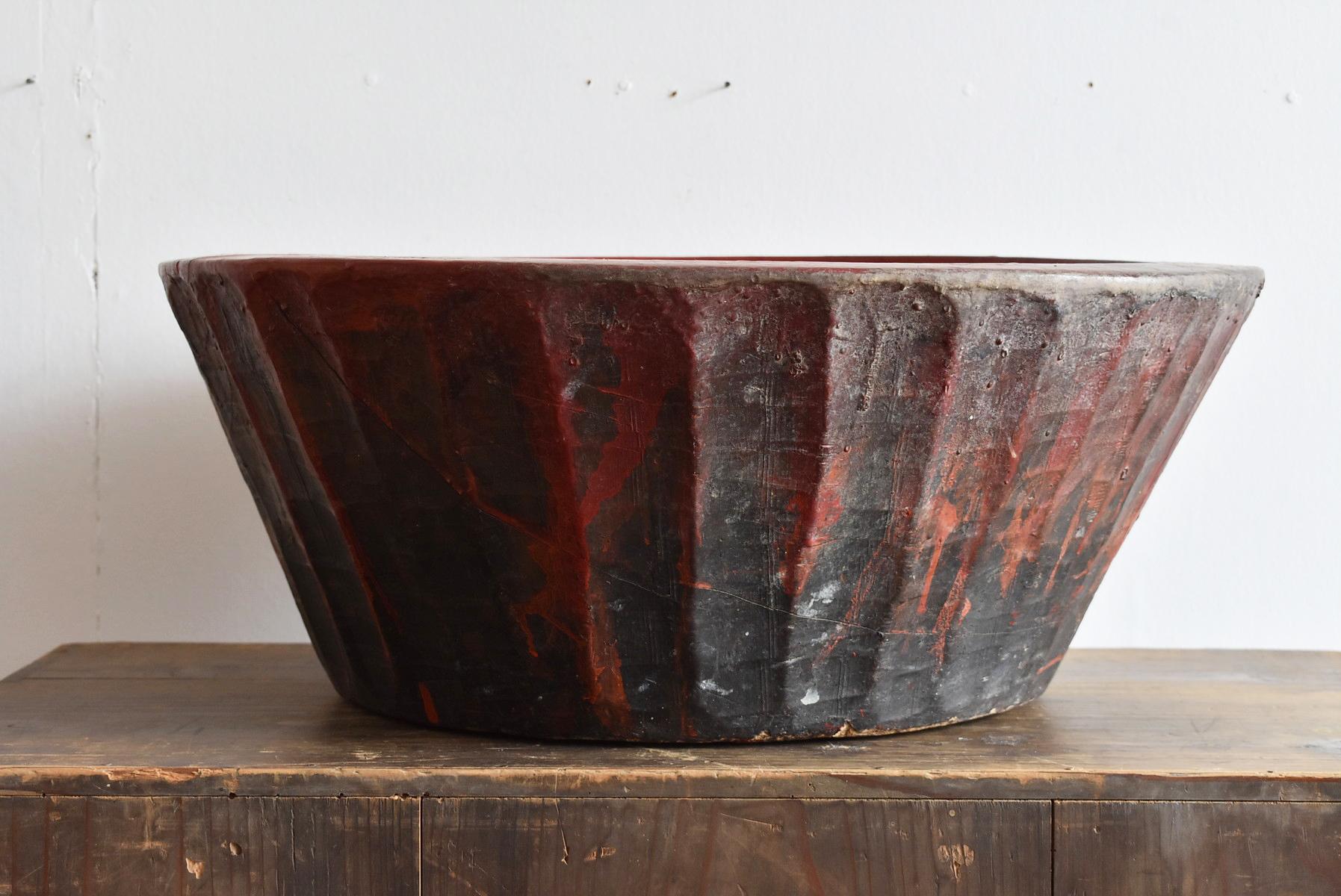 Lacquer Wooden Bowl Used by Japanese Lacquer Craftsmen / Antique Lacquerware Too In Good Condition In Sammu-shi, Chiba