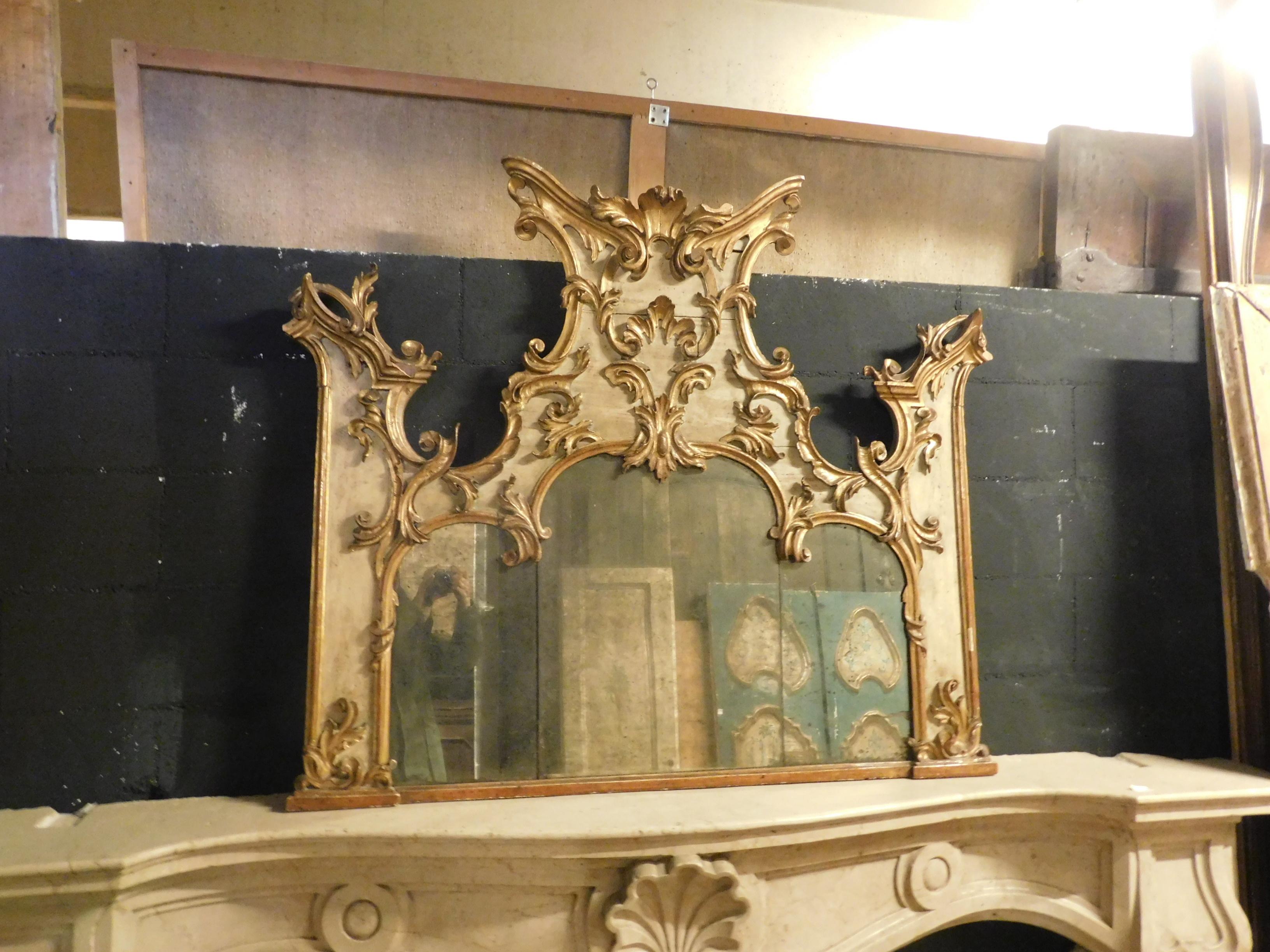 Italian Lacquered and gilded mirror, richly carved, 19th century Roma - Italy