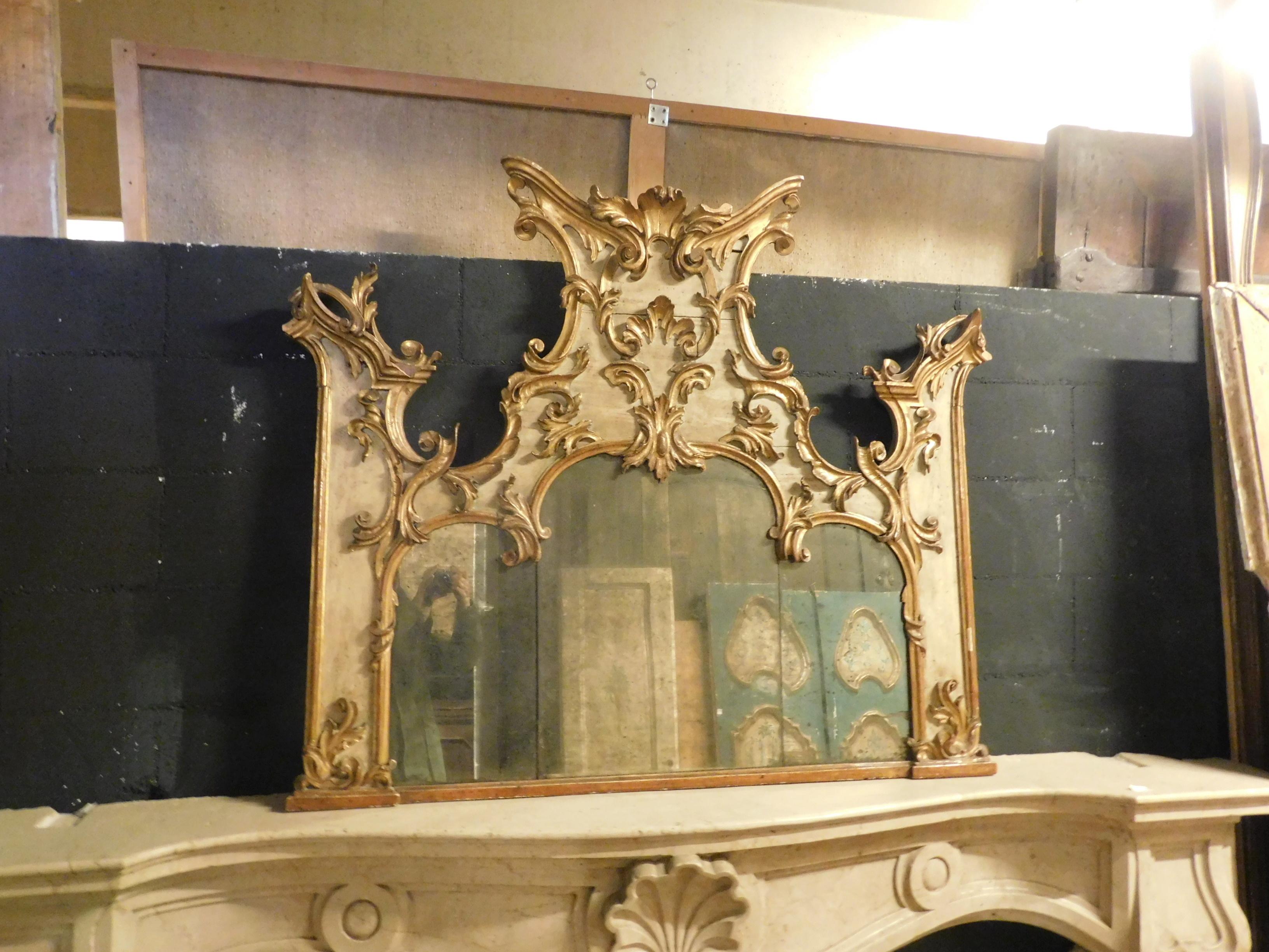 Lacquered and gilded mirror, richly carved, 19th century Roma - Italy 1