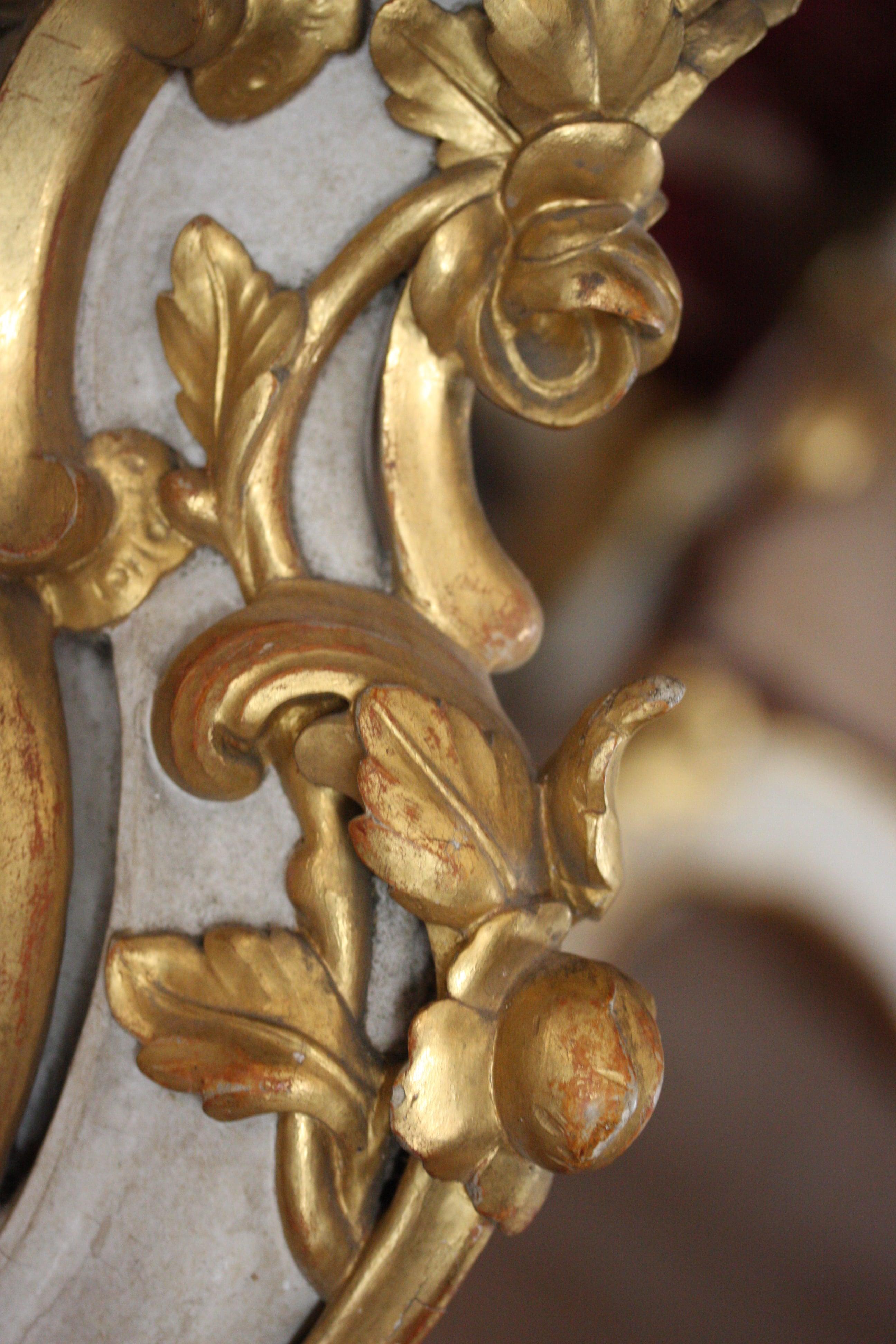 Lacquered and Gilded Sitting Room with Carved and Gilded Detail, of 1800s Italia For Sale 1