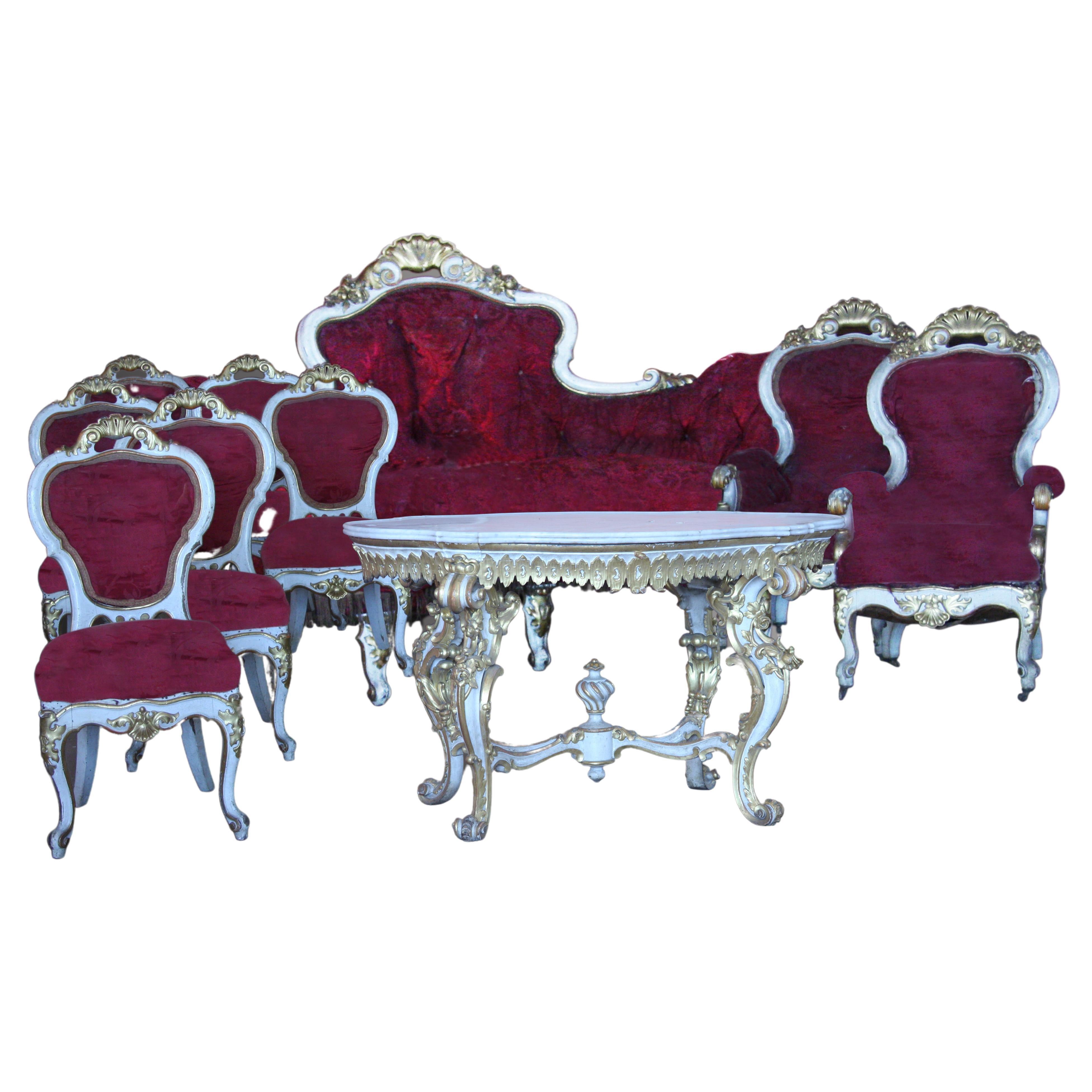 Lacquered and Gilded Sitting Room with Carved and Gilded Detail, of 1800s Italia For Sale