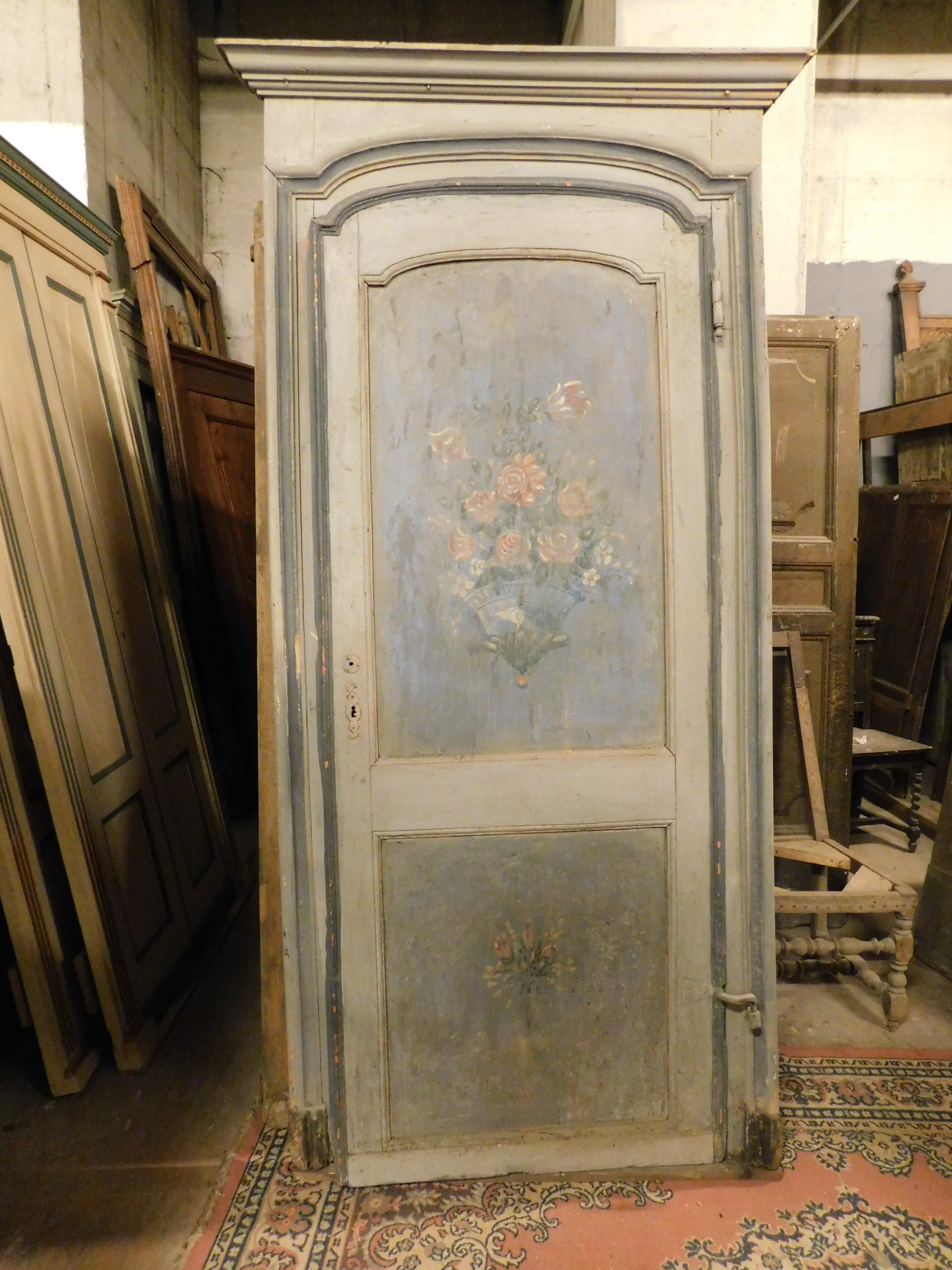 puerta arqueada lacada y pintada con marco, Italia en Bueno estado para la venta en Cuneo, Italy (CN)