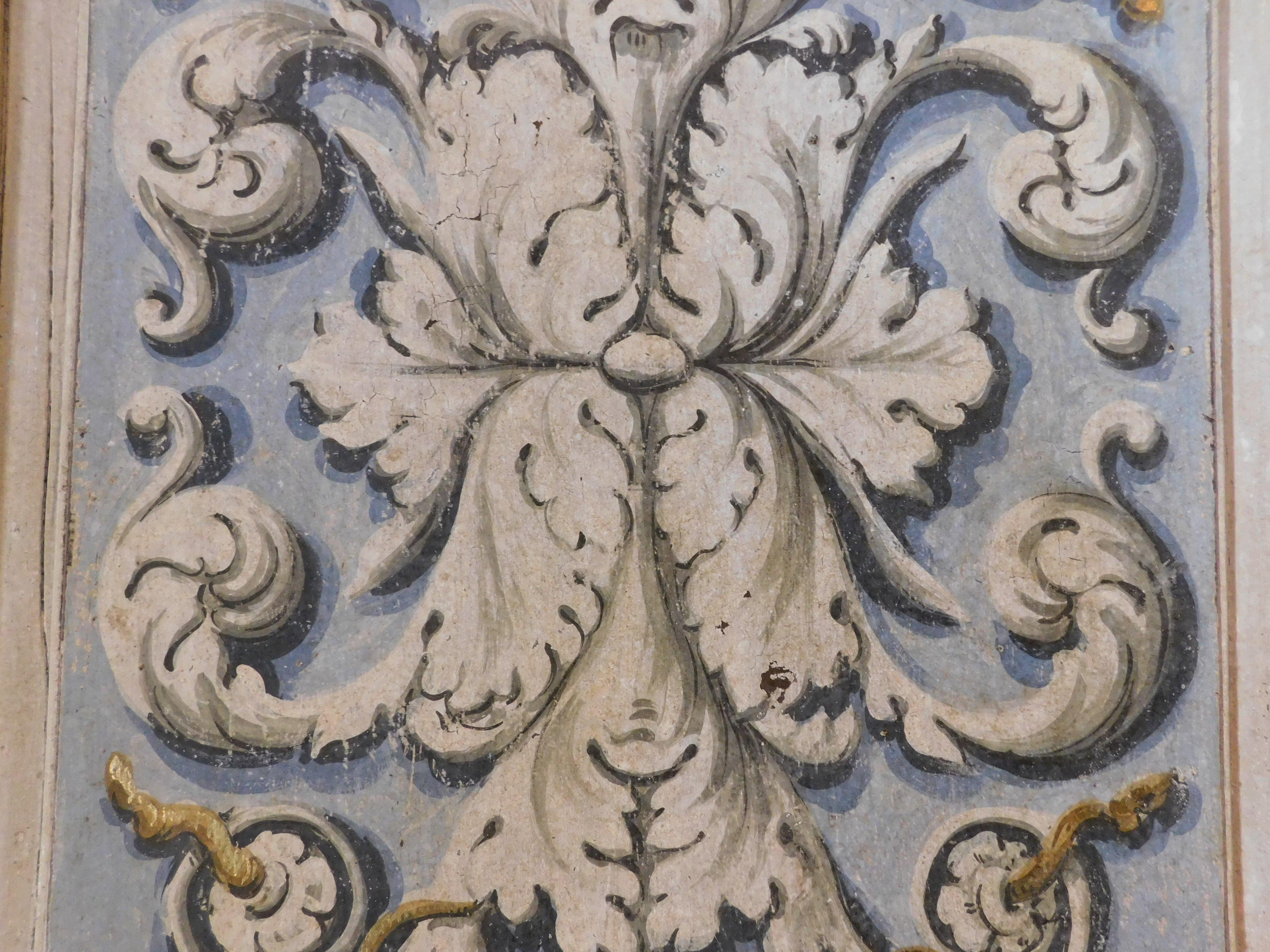 Bois Porte laquée et peinte à motifs baroques, bleue et grise, Italie en vente