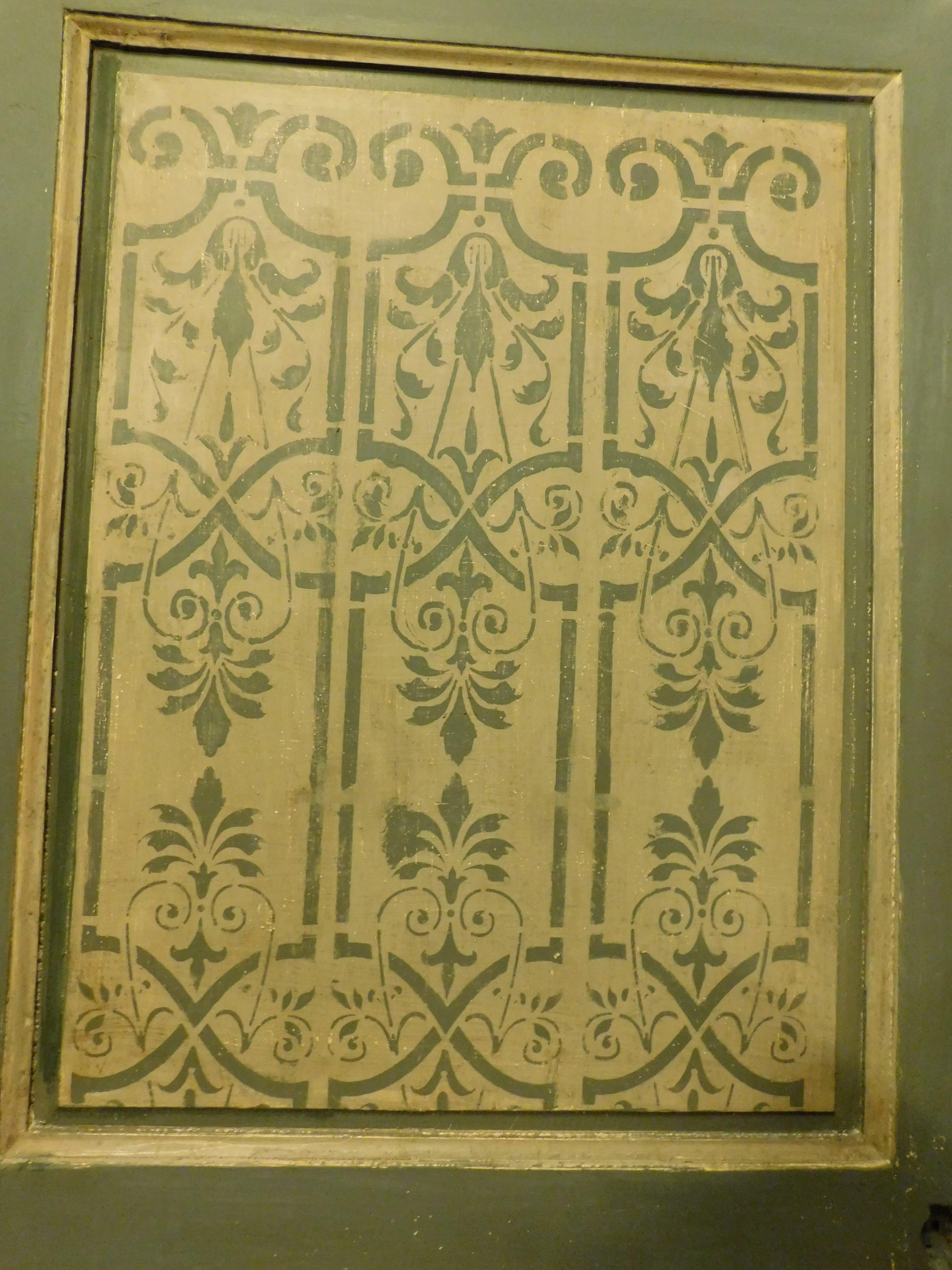 Puerta de madera verde lacada y pintada con textura, Italia en venta 2