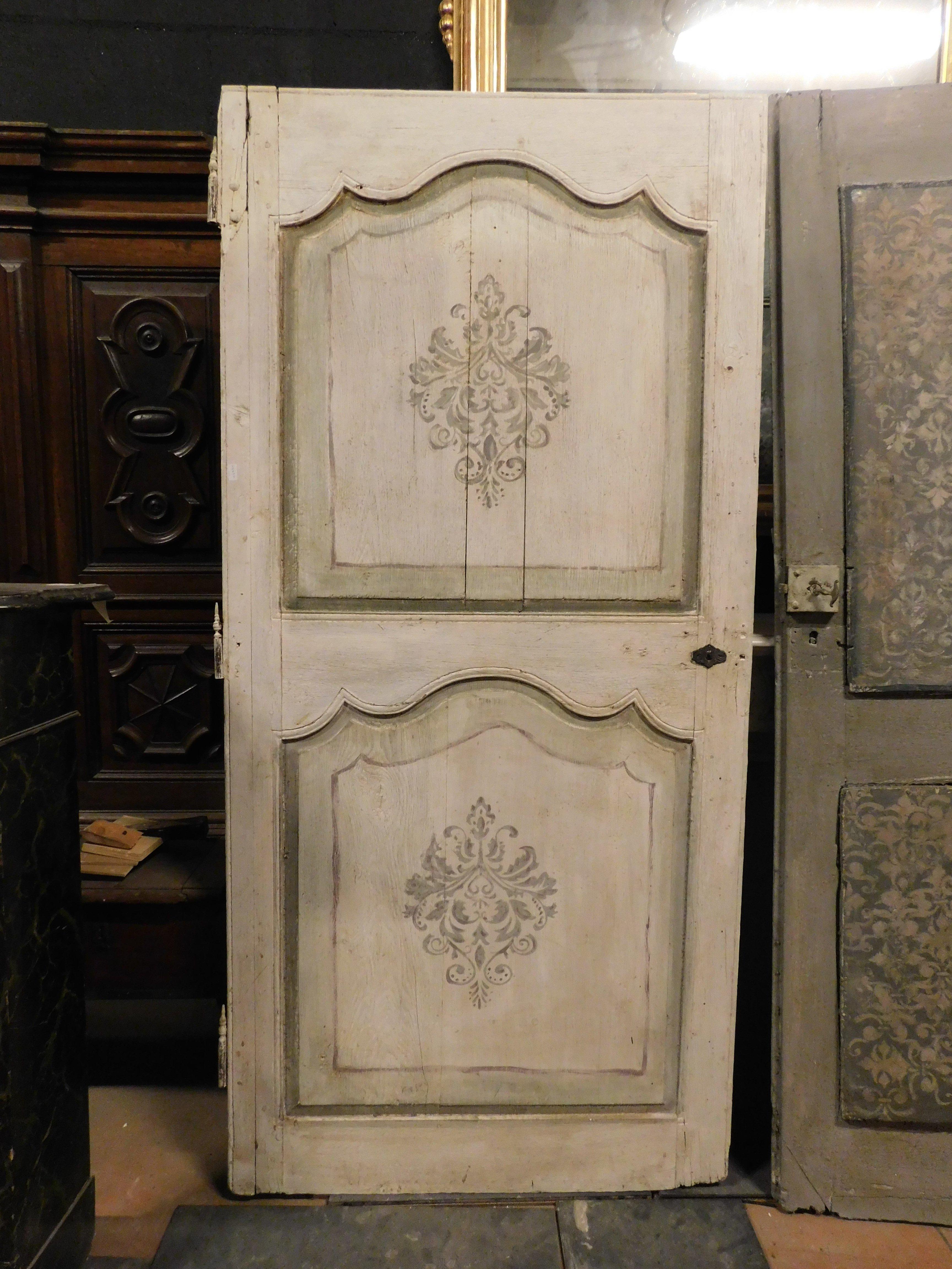 Italiano Porta in legno laccato e dipinto con forme geometriche barocche, Italia in vendita