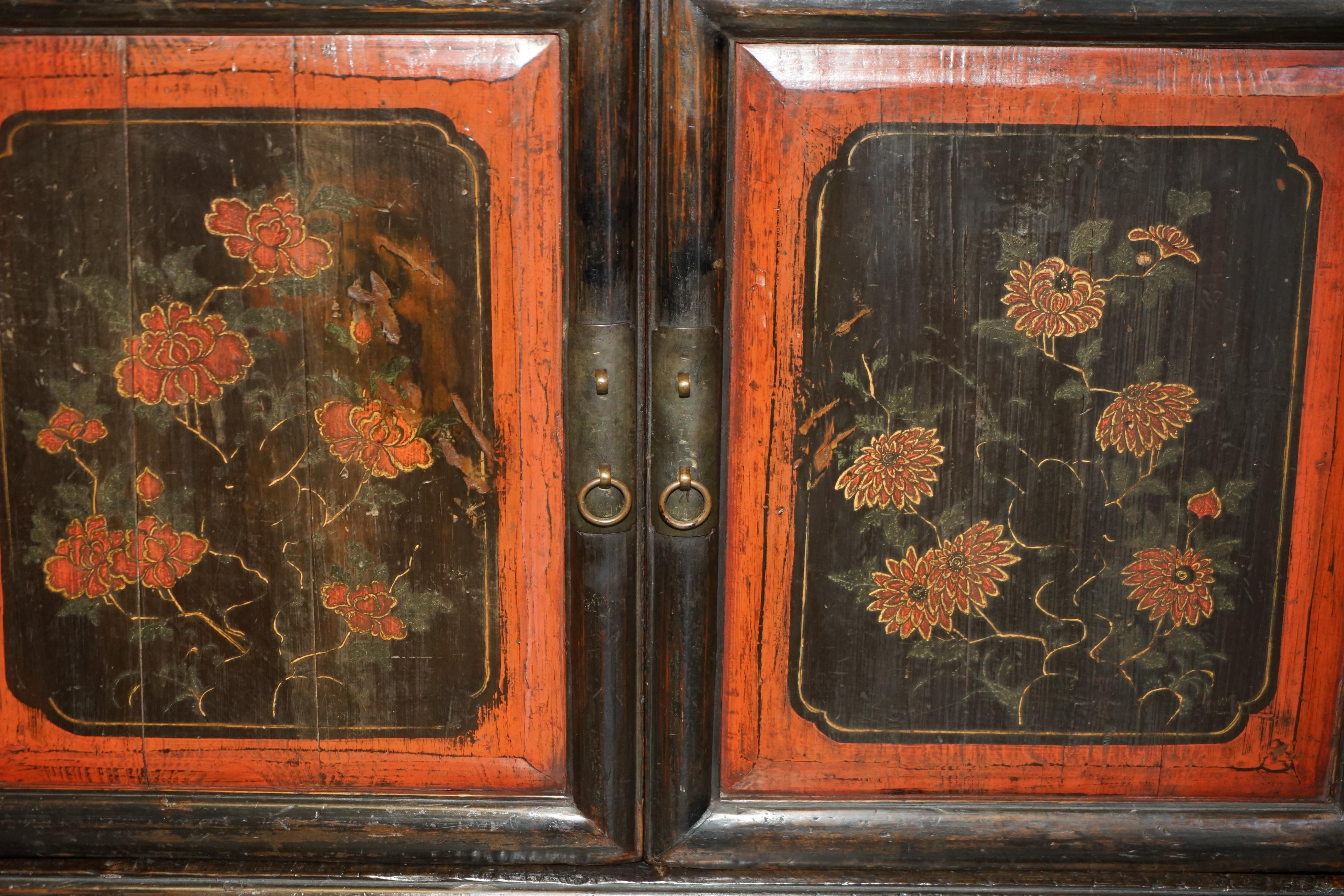 LACQUERED ANTiQUE CHINESE EXPORT CIRCA 1920 COMPOUND CABINET CUPBOARD DRAWERS For Sale 4