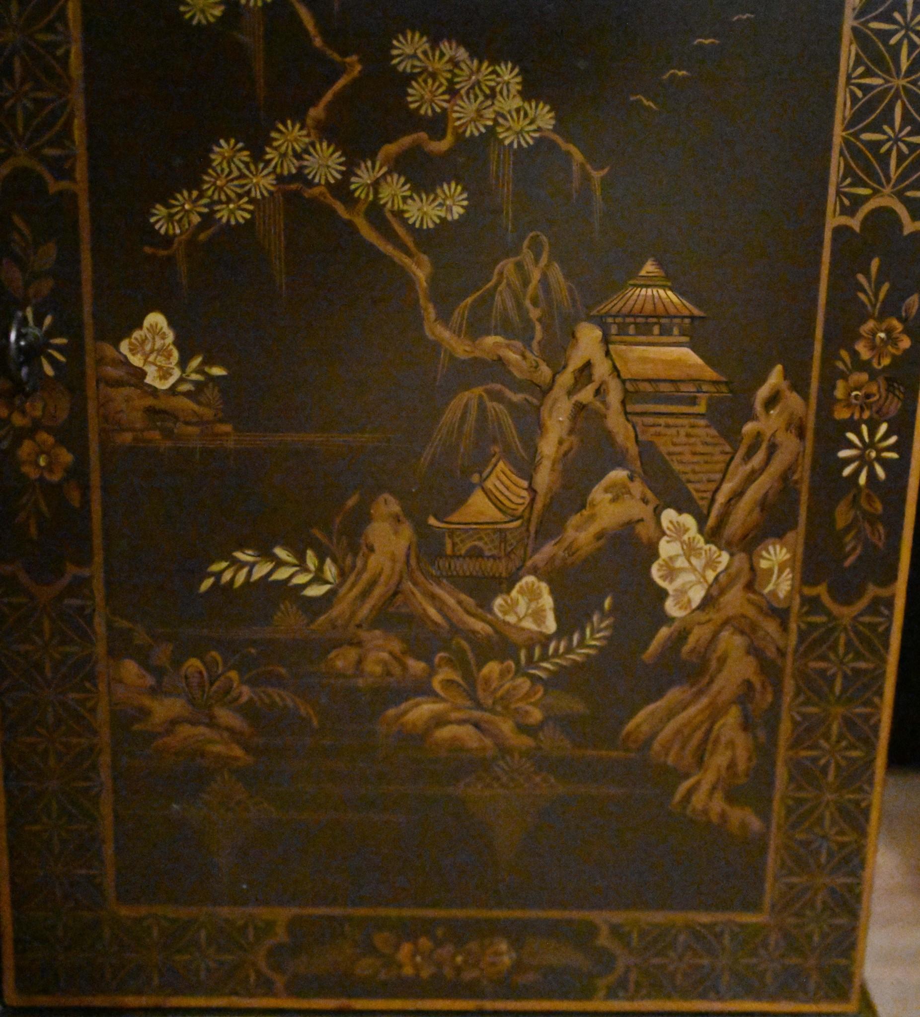 Lacquered Breakfront Bookcase Chinoiserie For Sale 2