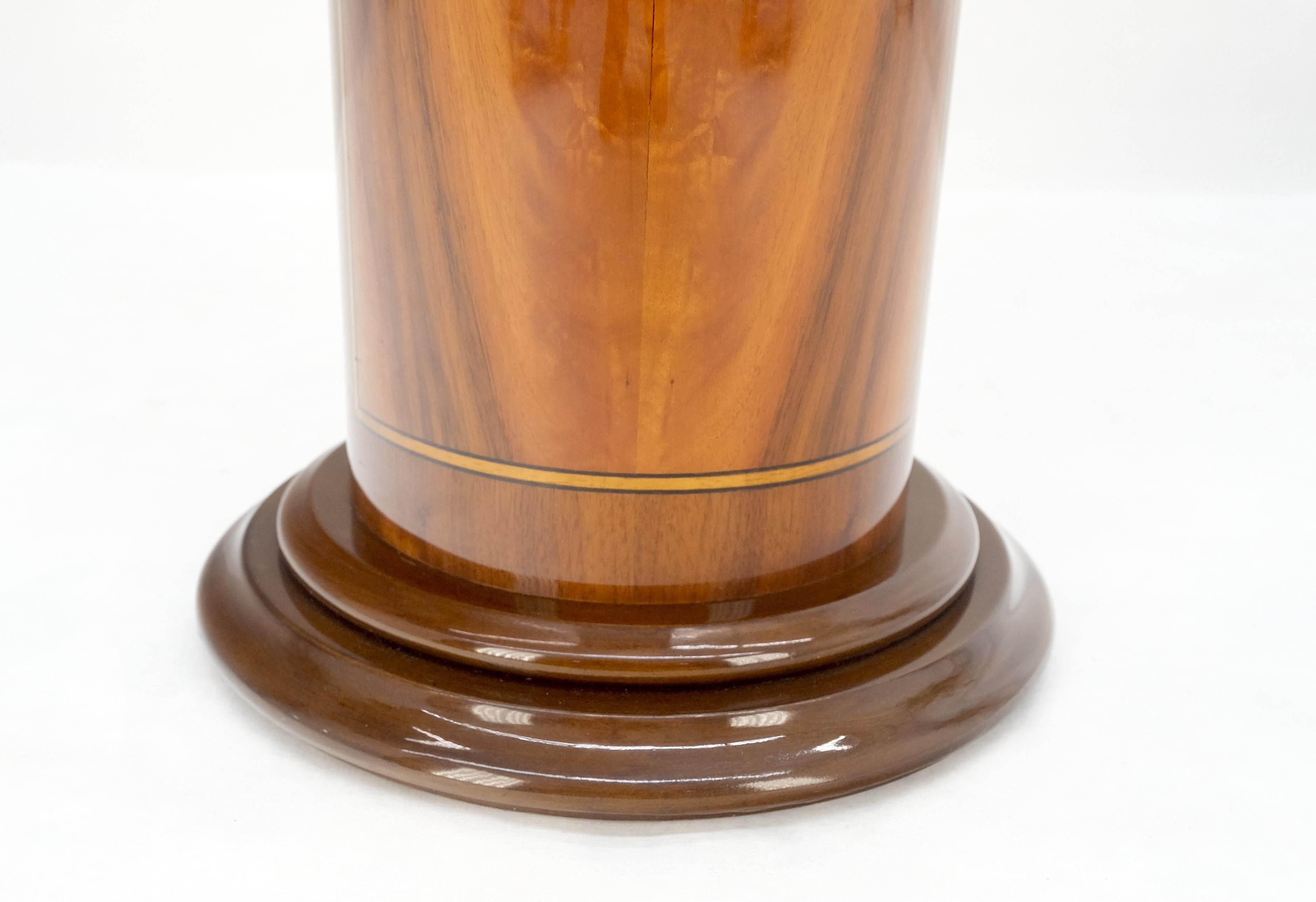 Table à lampe en bois de ronce laqué moderne du milieu du siècle MINT en vente 8