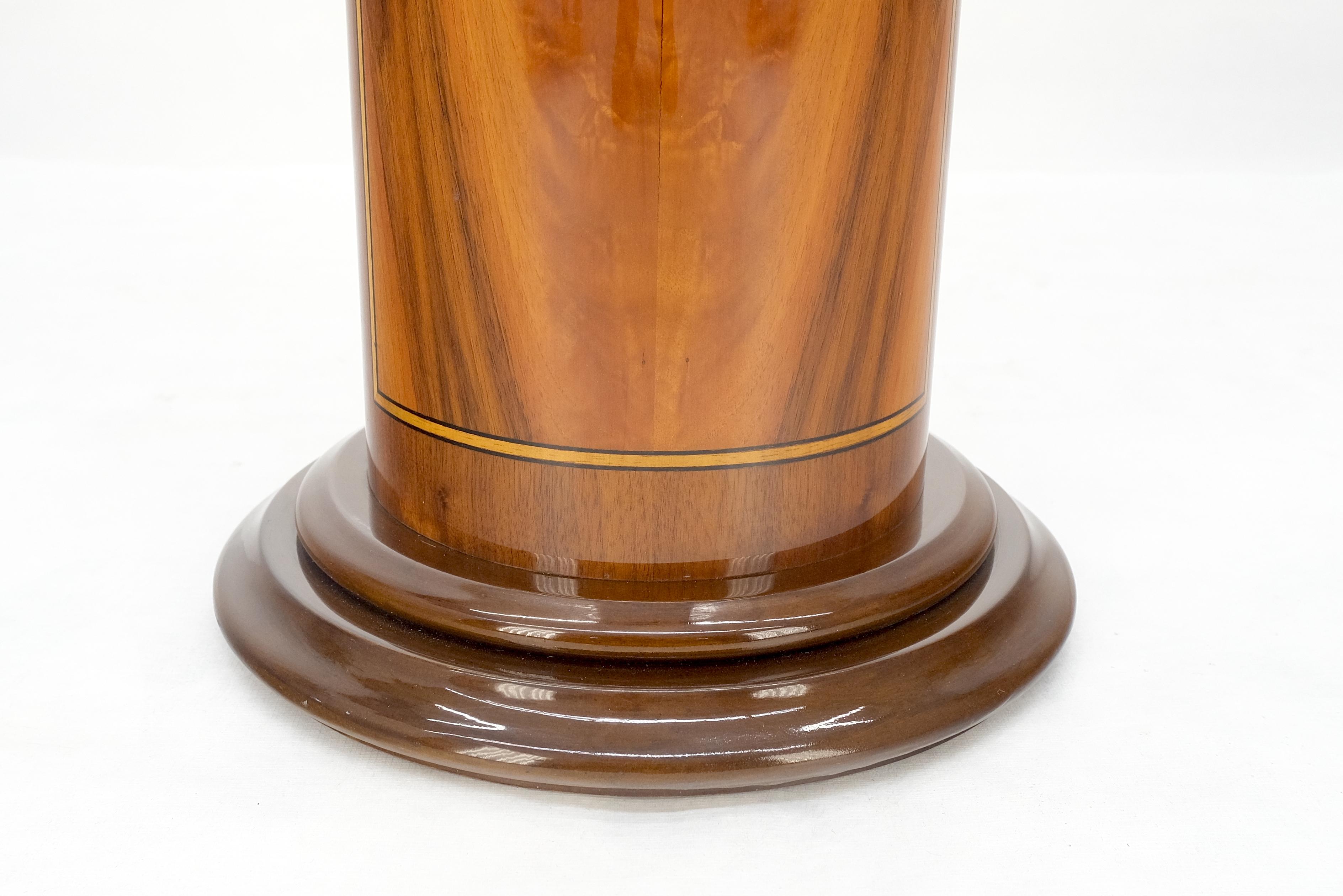 Table à lampe en bois de ronce laqué moderne du milieu du siècle MINT en vente 9