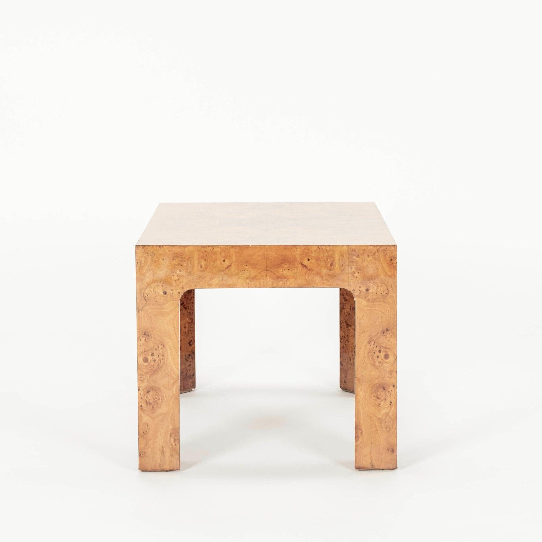 Lackierter Beistelltisch aus Burl Wood (Moderne der Mitte des Jahrhunderts) im Angebot