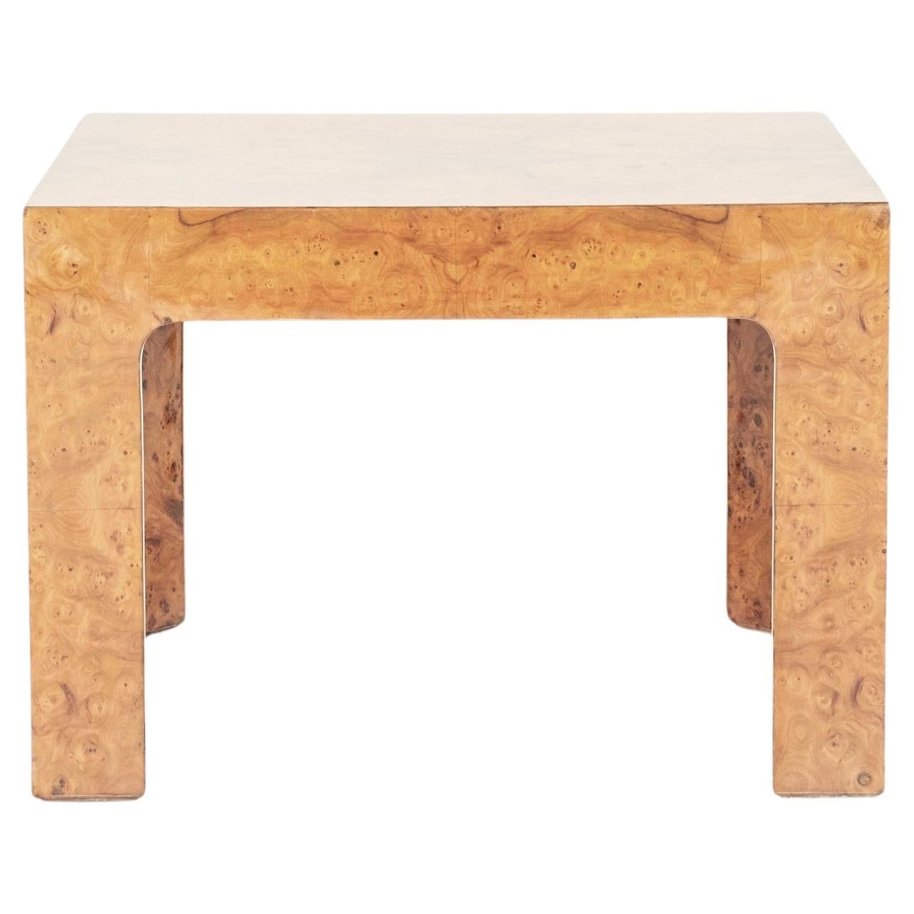 Lackierter Beistelltisch aus Burl Wood im Angebot