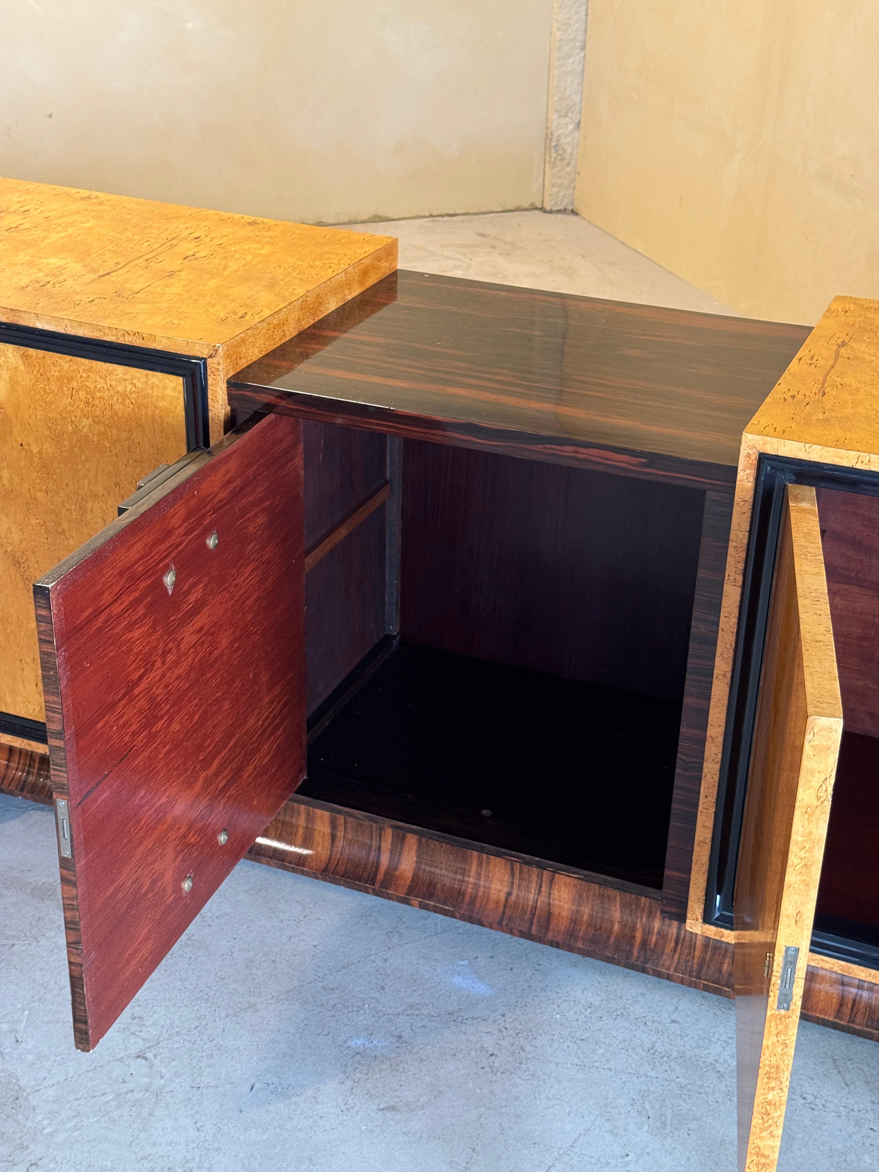 Credenza Art Decó de madera de burl lacada, años 30 en venta 13