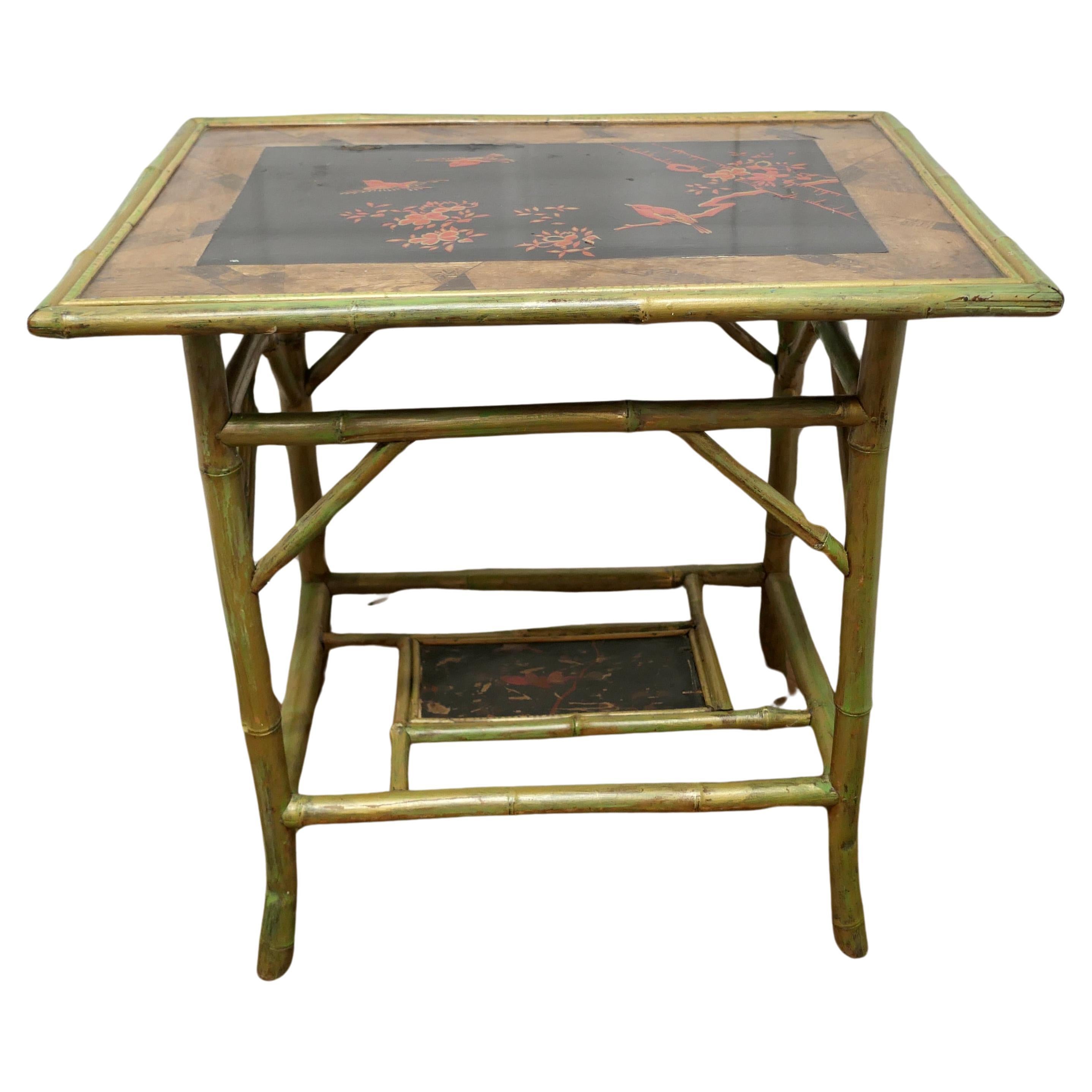 Mesa auxiliar de bambú lacado Chinoiserie