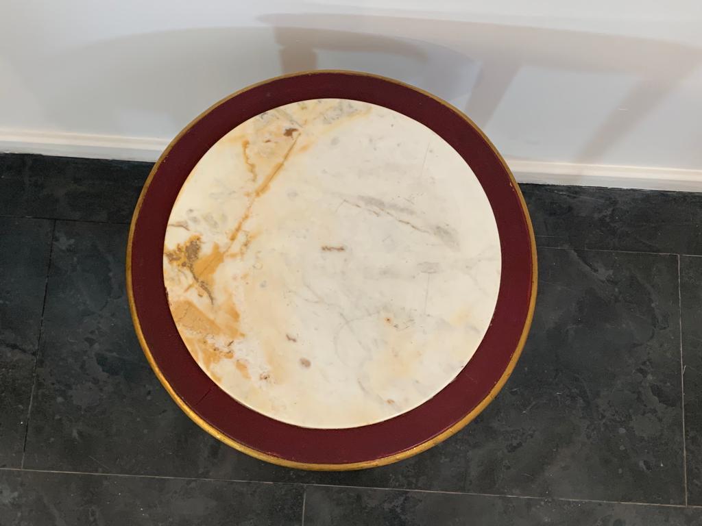 Mesa de centro lacada con tapa de mármol, años 30 mediados del siglo XX en venta