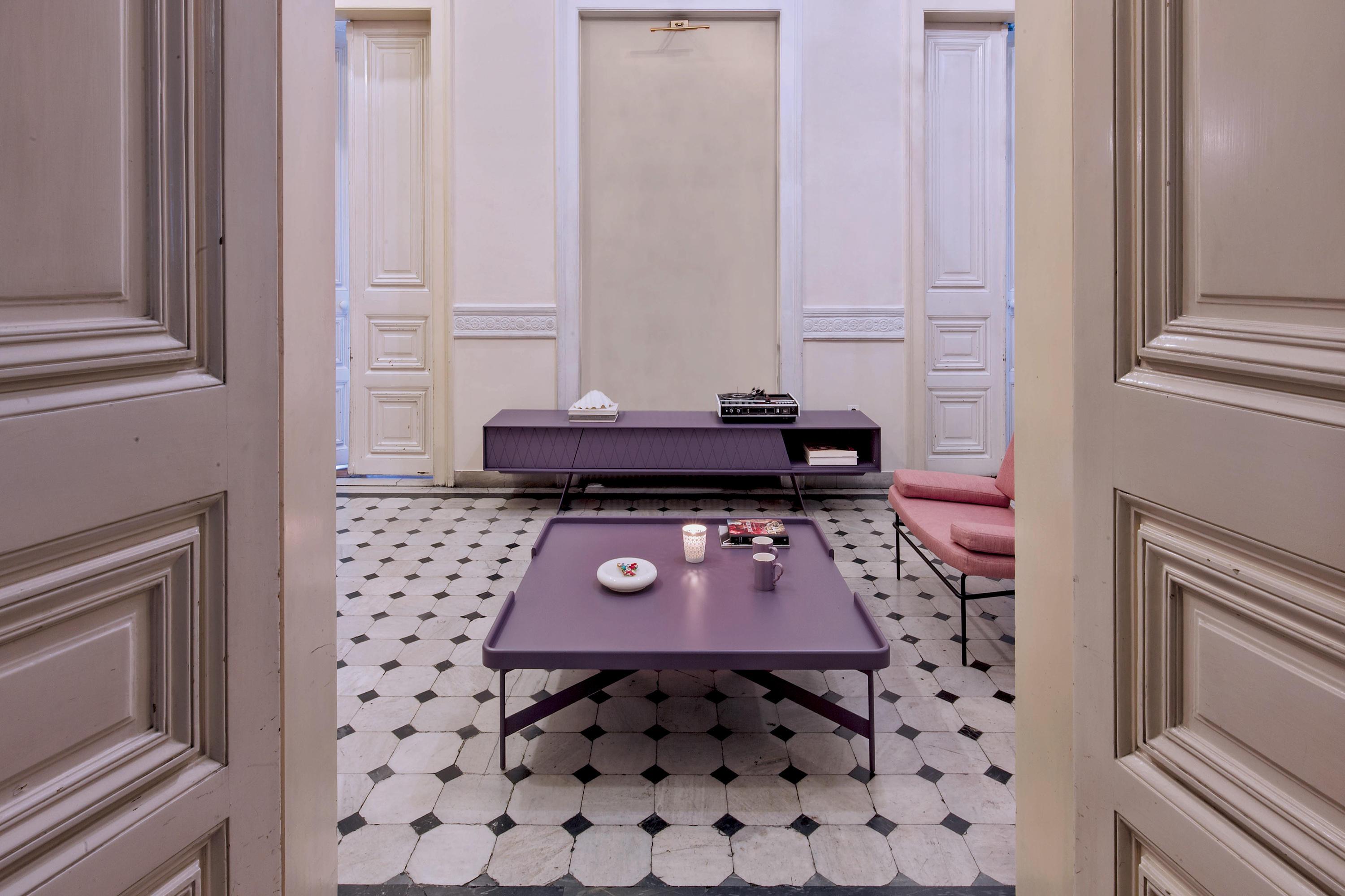 Hand-Crafted Lacquered Coffee Table with Rectangular Top and Metallic Legs For Sale