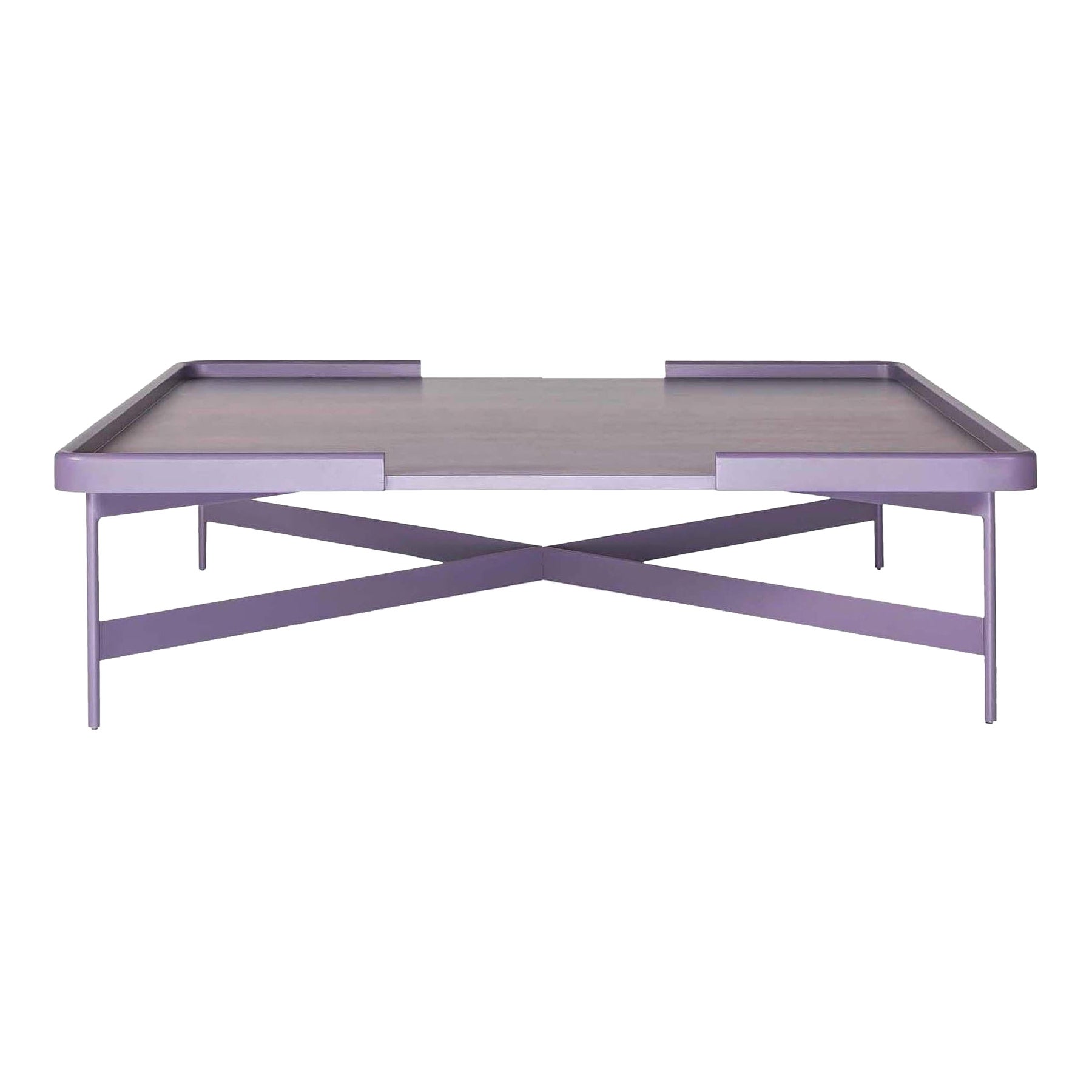 Lackierter Couchtisch mit rechteckiger Platte und metallischen Beinen im Angebot