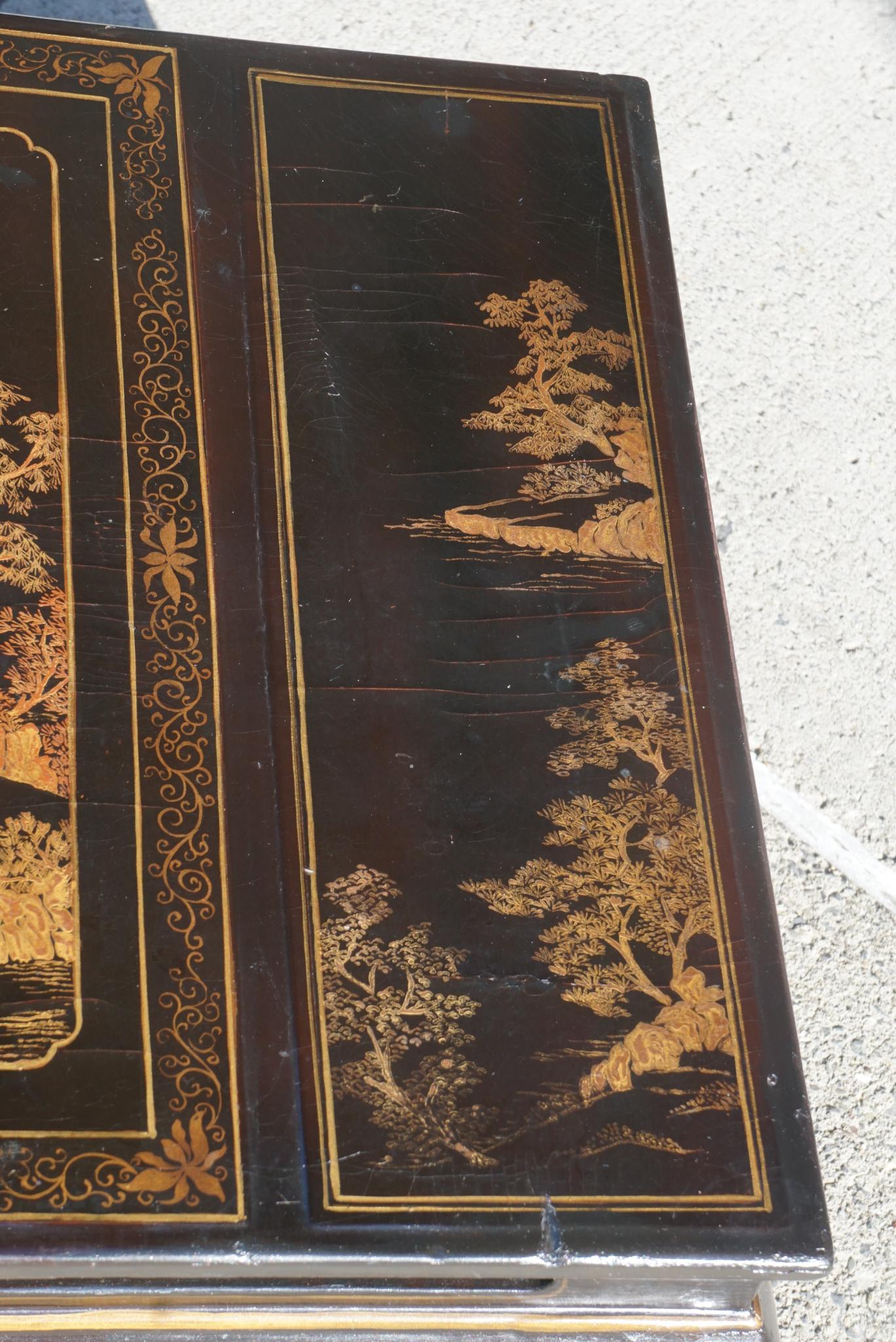 Lacquered Early 20th Century Chinoiserie Coffee Table from Michael Smith 1
