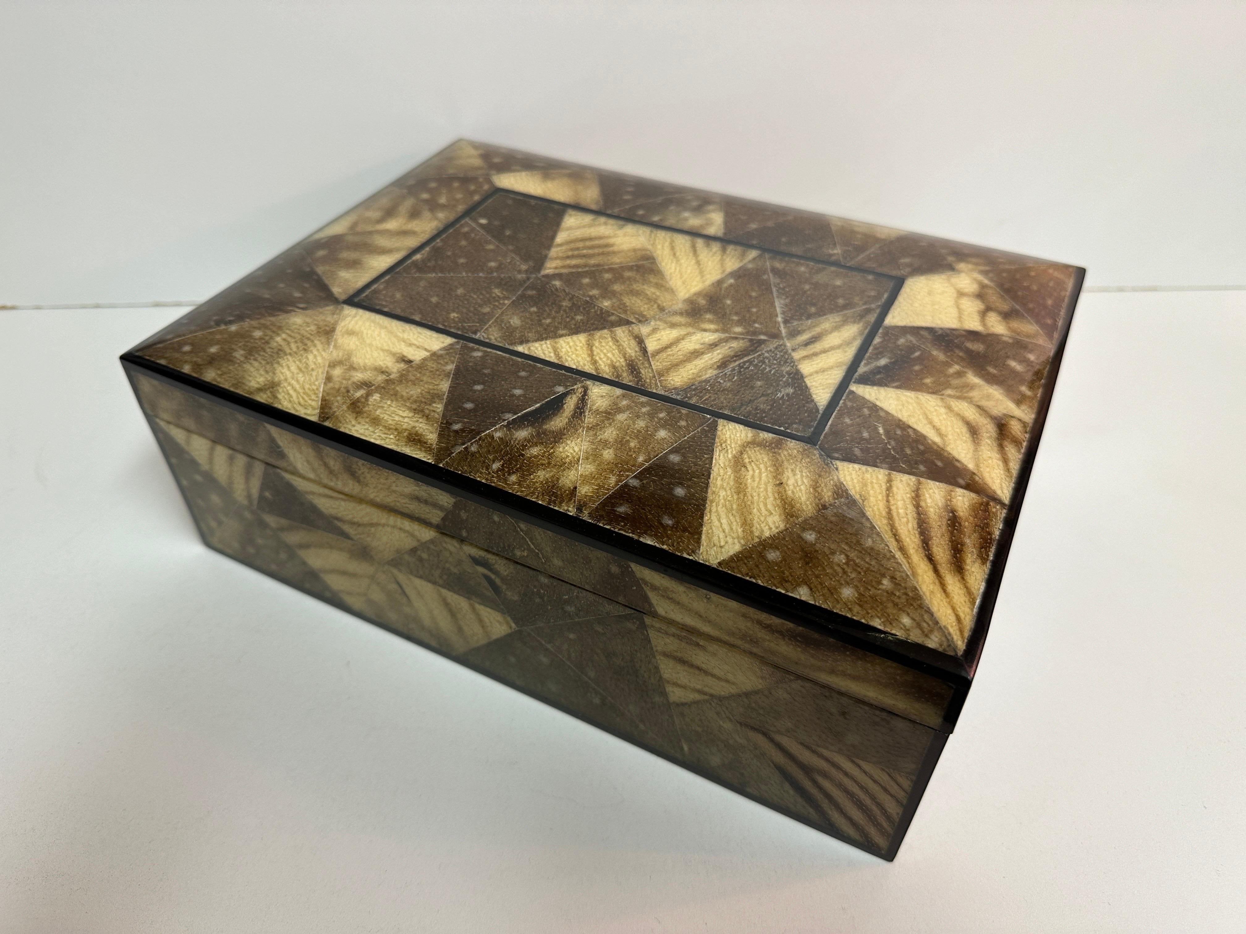 Lacquered Exotic Fish Skin Jewelry Box in the Style of Karl Springer In Good Condition For Sale In North Hollywood, CA